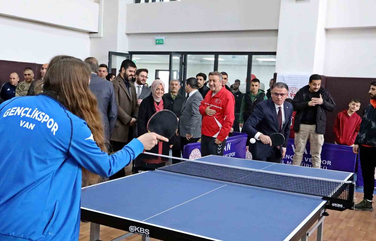 İpekyolu Sporcu Fabrikası hizmete başladı