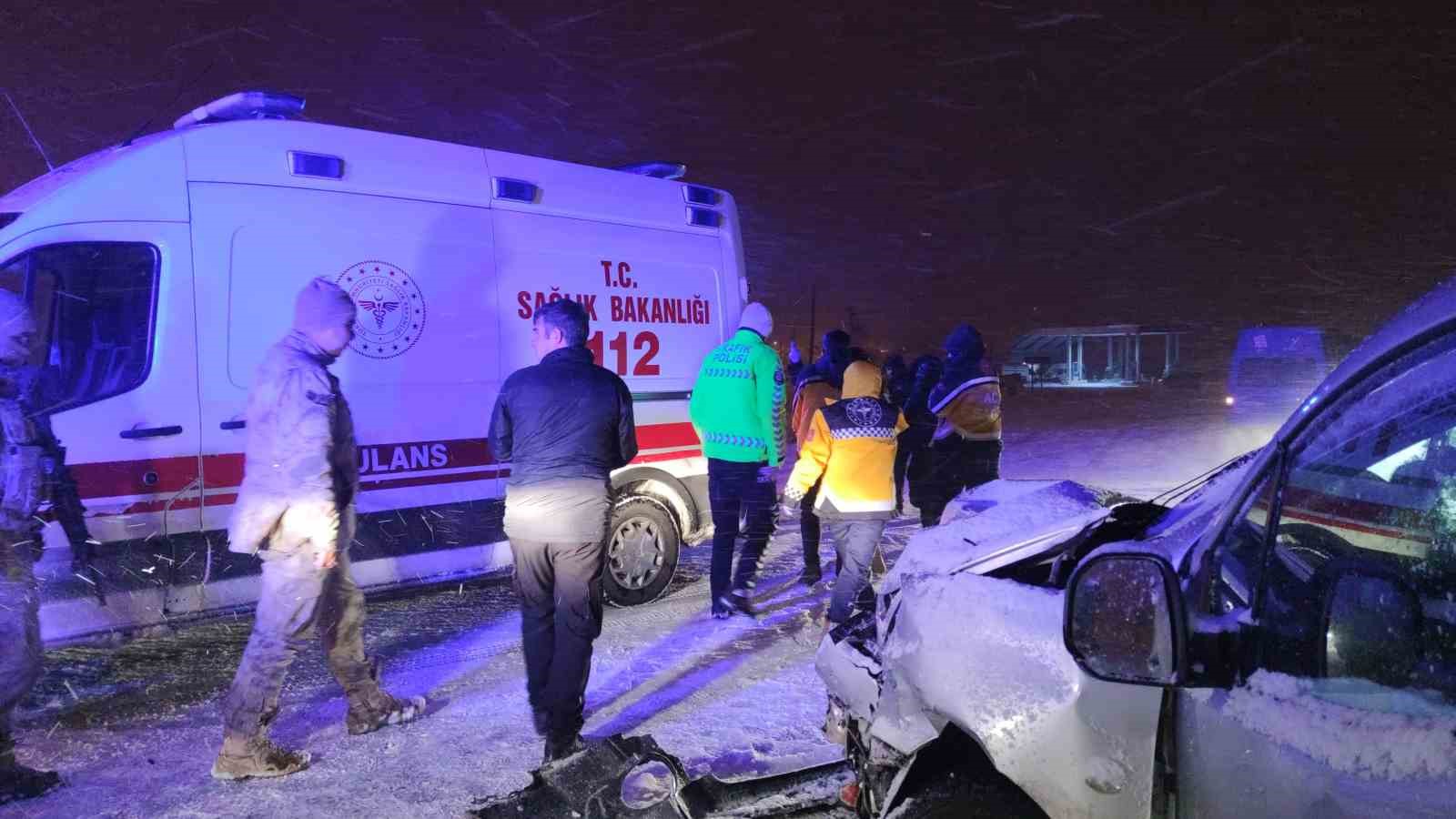 Van’da trafik kazası: 5 yaralı