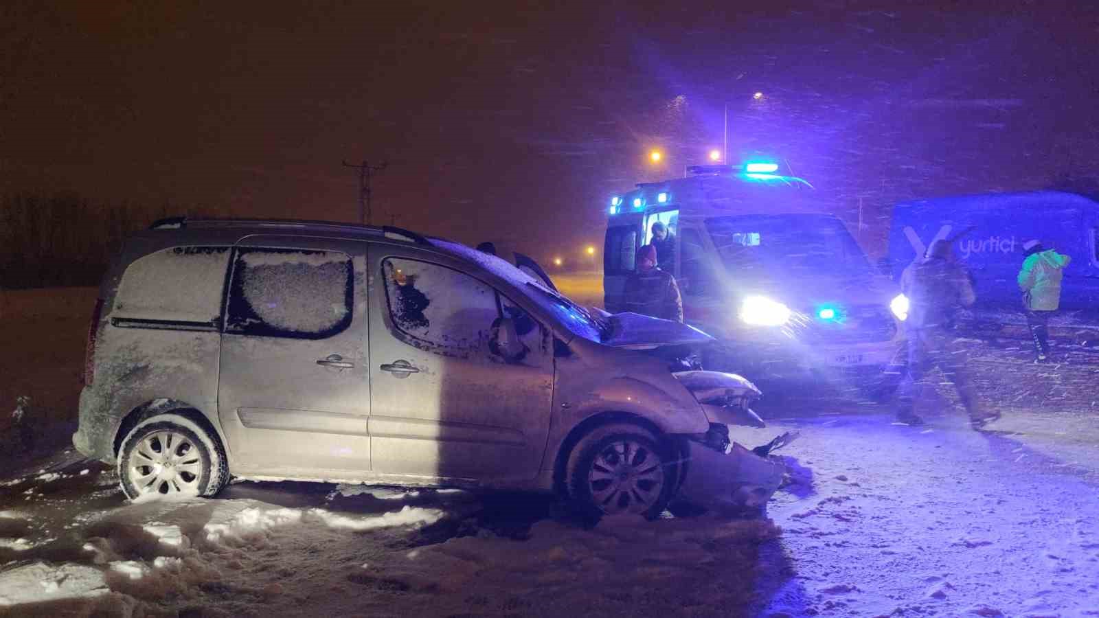 Van’da trafik kazası: 5 yaralı