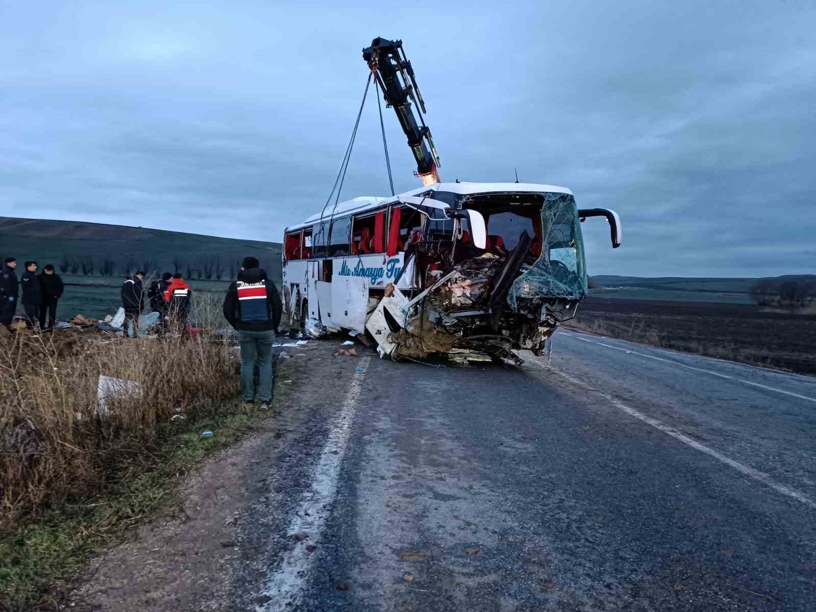 Yozgat’ta otobüs kazası: 1 ölü, 18 yaralı