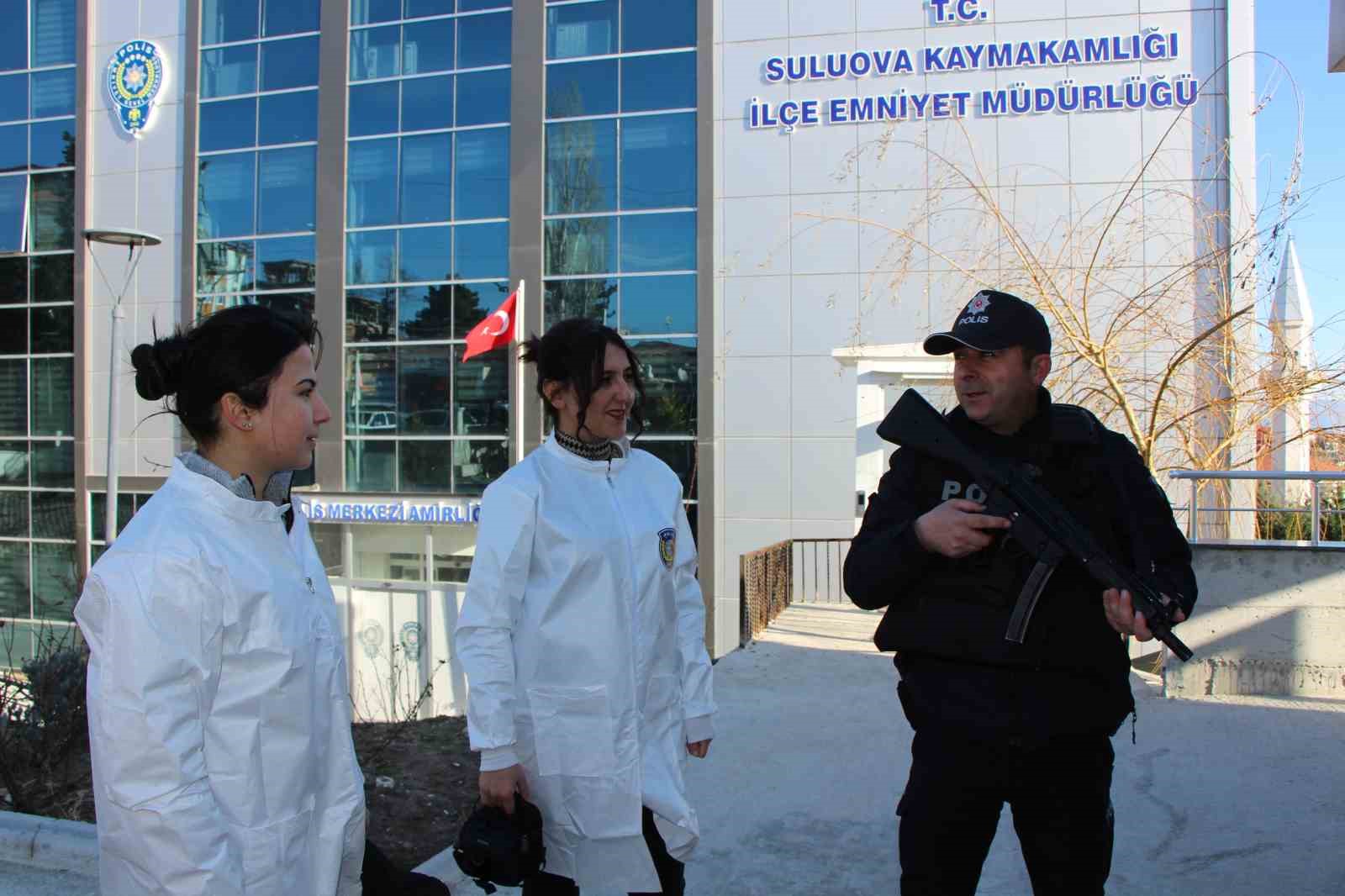 Delil avcısı kadınlar: Hatice ve Güllü