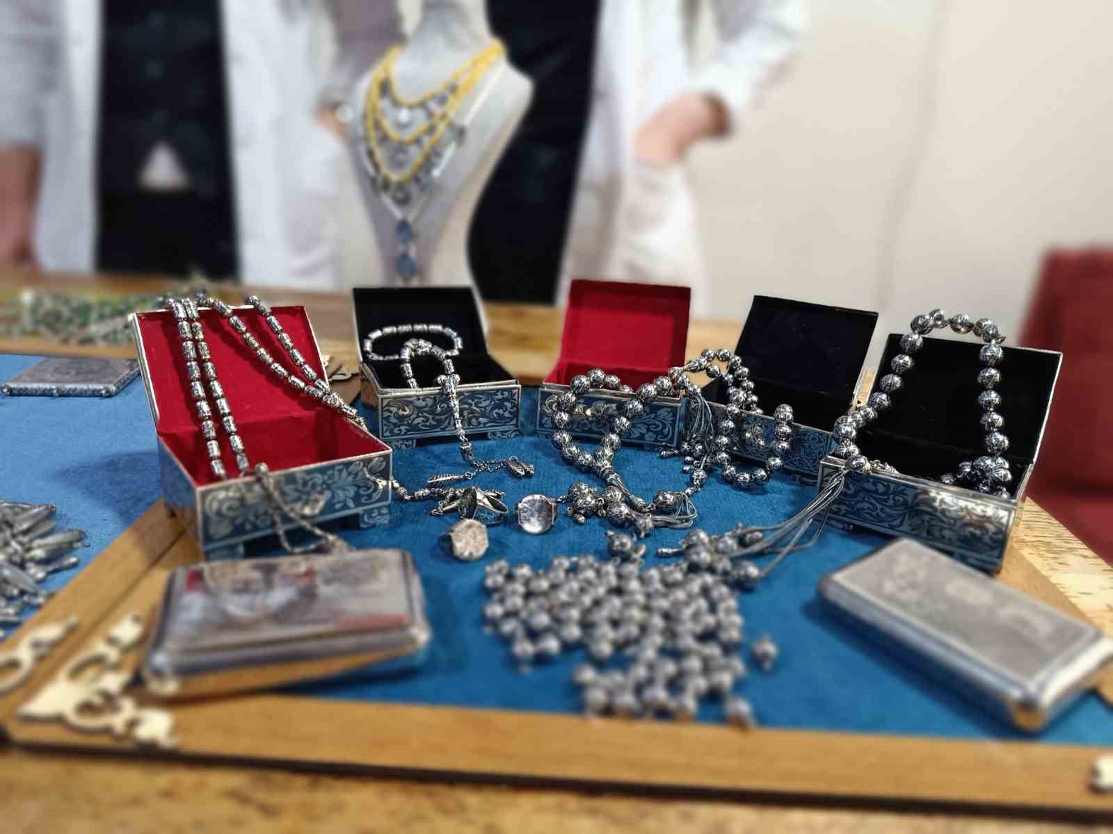 Savatlı gümüş usta ellerde hayat buluyor