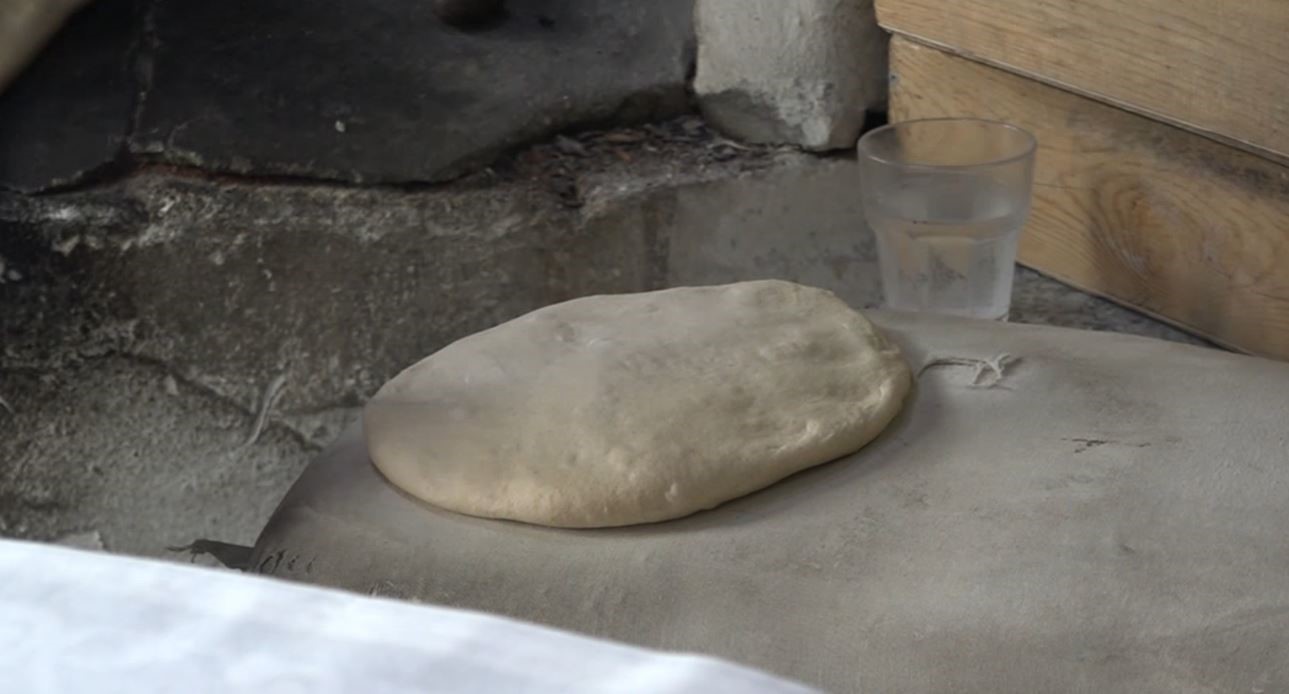 Erciş’te geleneksel ekşi maya ile ekmek üretimi