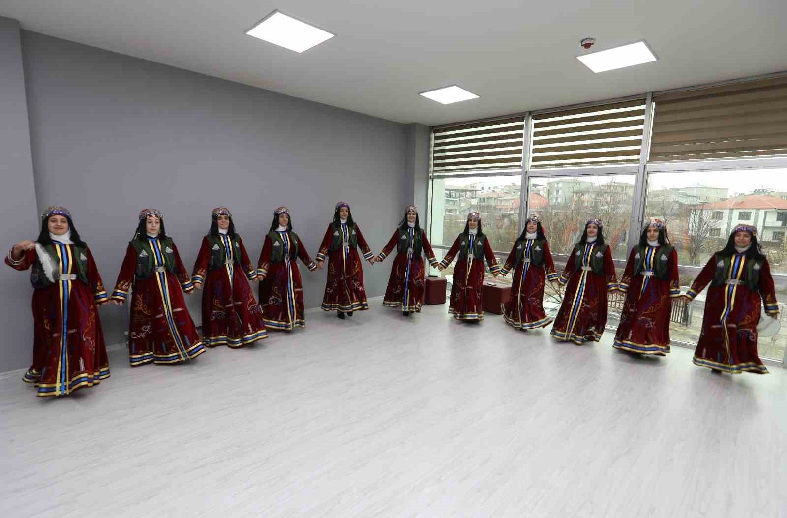 Van Büyükşehir Belediyesi Konservatuvarı Açıldı