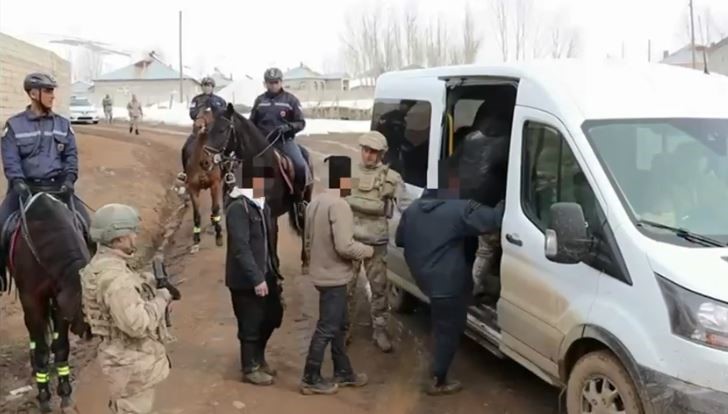 Van’da 199 düzensiz göçmen yakalandı