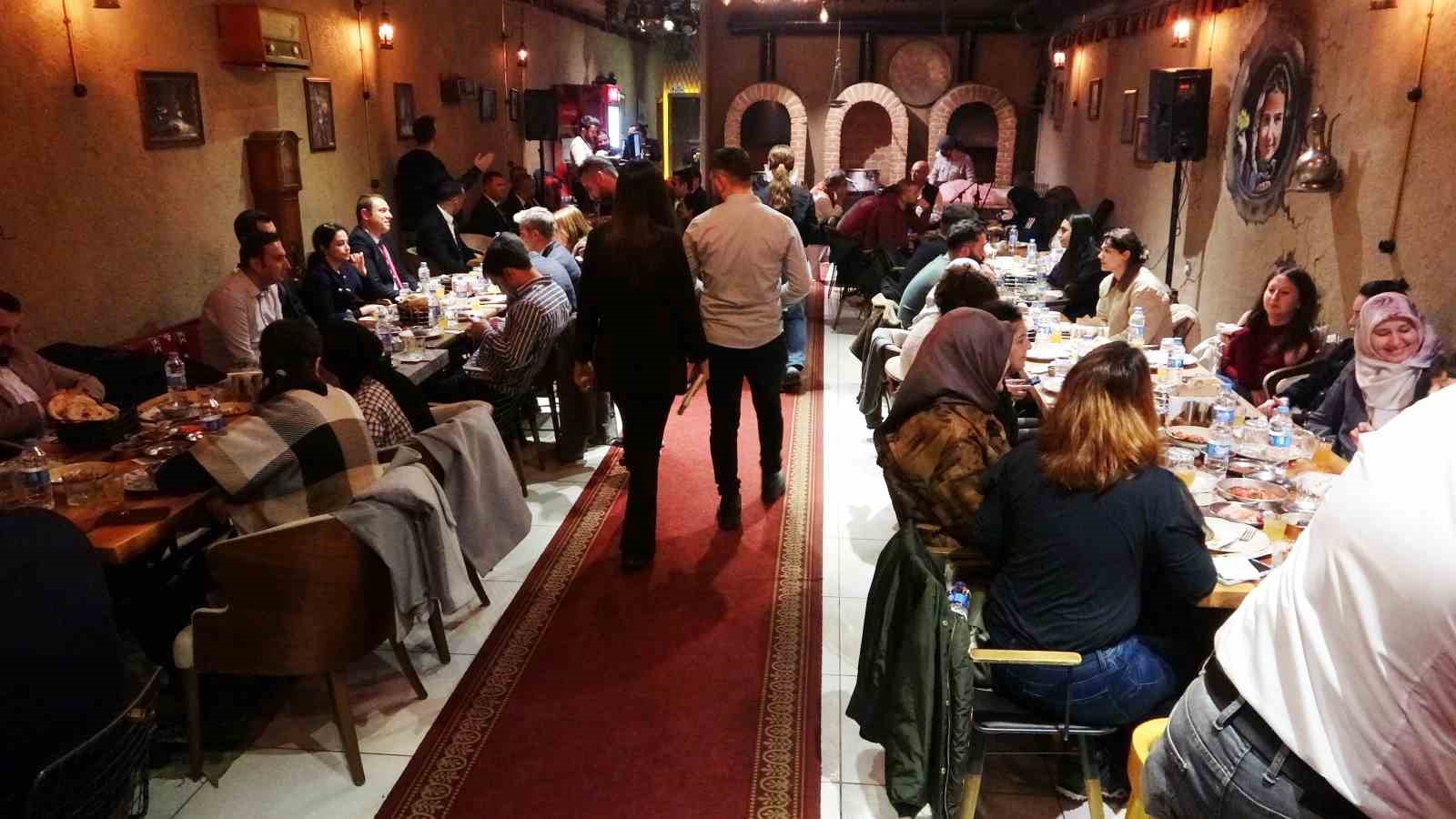 Van’da yöresel yemekler iftar sofralarını süslüyor