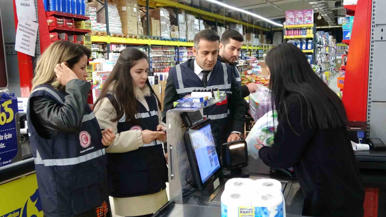 Van’da Ramazan ayı öncesi market denetimi