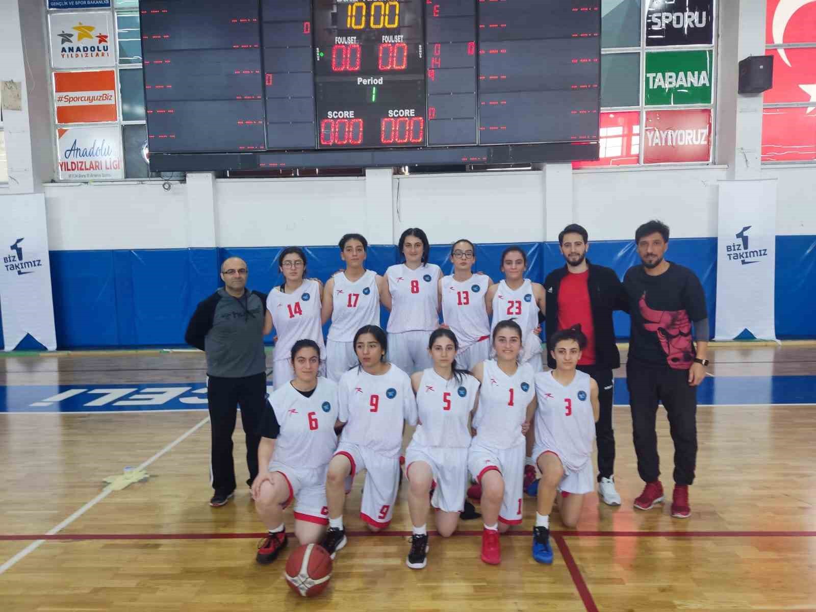 İpekyolu’nun kız basketbol takımlarından büyük başarı