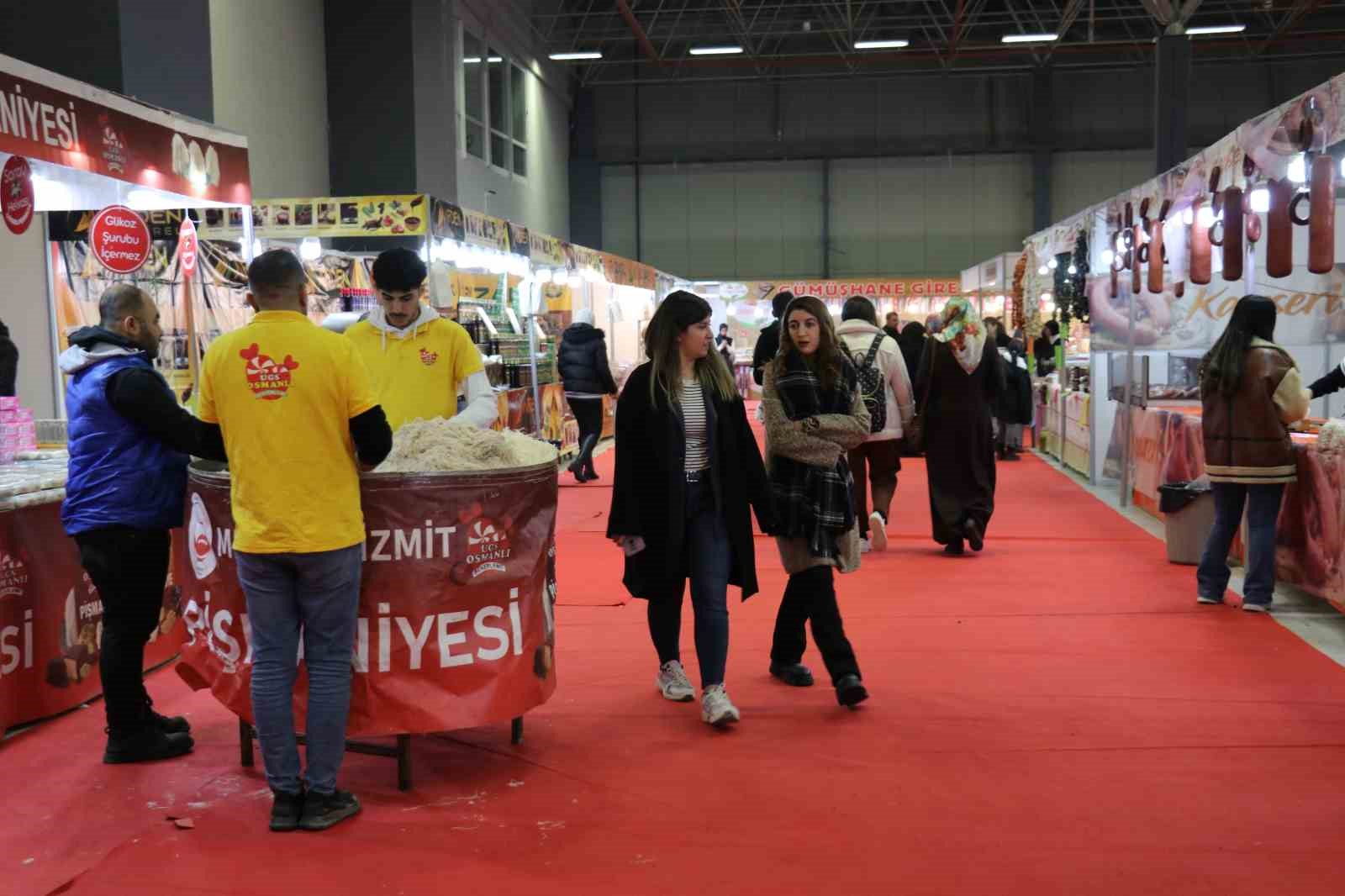 Van’da ‘Yöresel Ürünler ve Hediyelik Eşya Fuarı’ kapılarını ziyaretçilere açtı