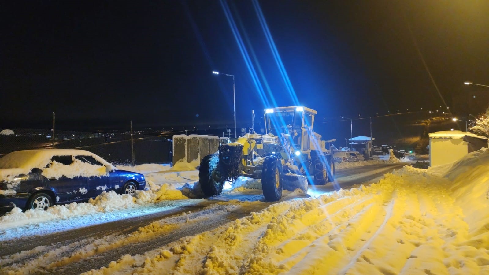 Van’da kapalı olan 73 yerleşim yerinin yolu ulaşıma açılıyor