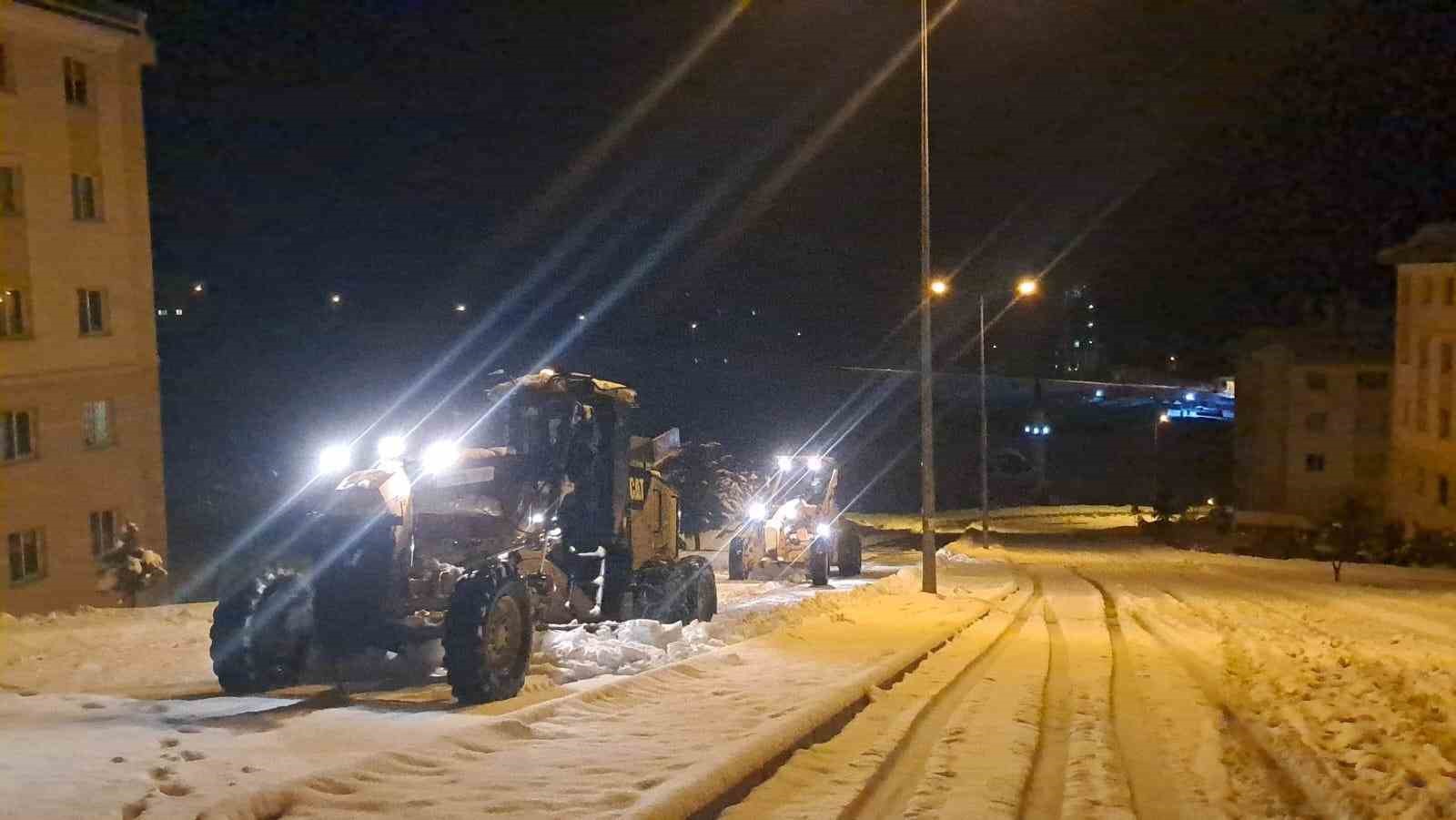 Van’da kapalı olan 73 yerleşim yerinin yolu ulaşıma açılıyor