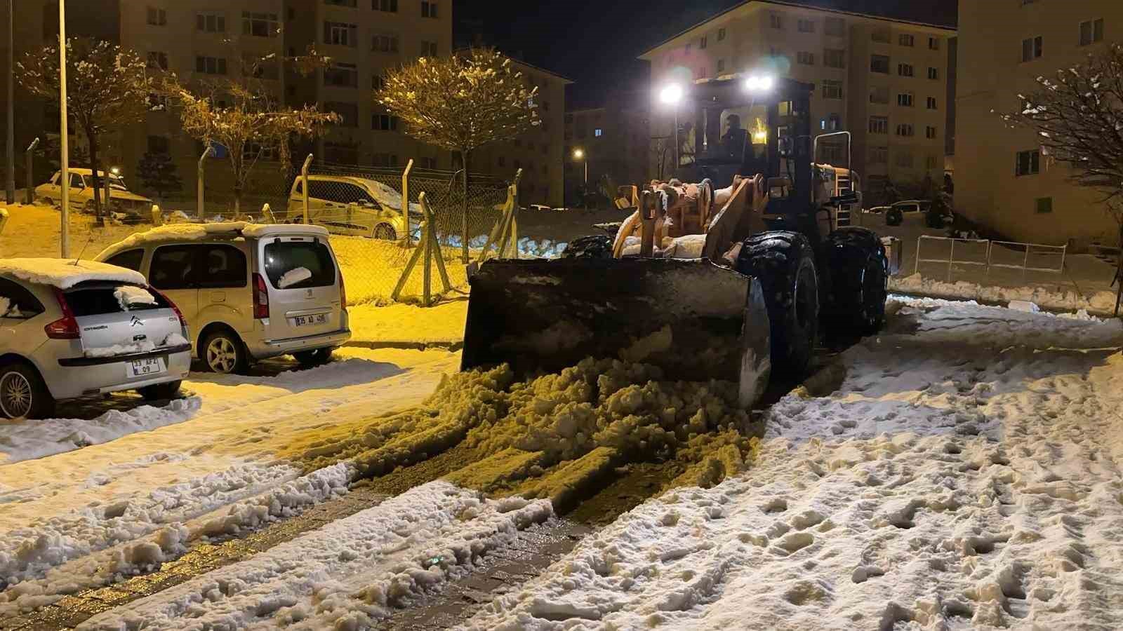 Van’da kapalı olan 73 yerleşim yerinin yolu ulaşıma açılıyor