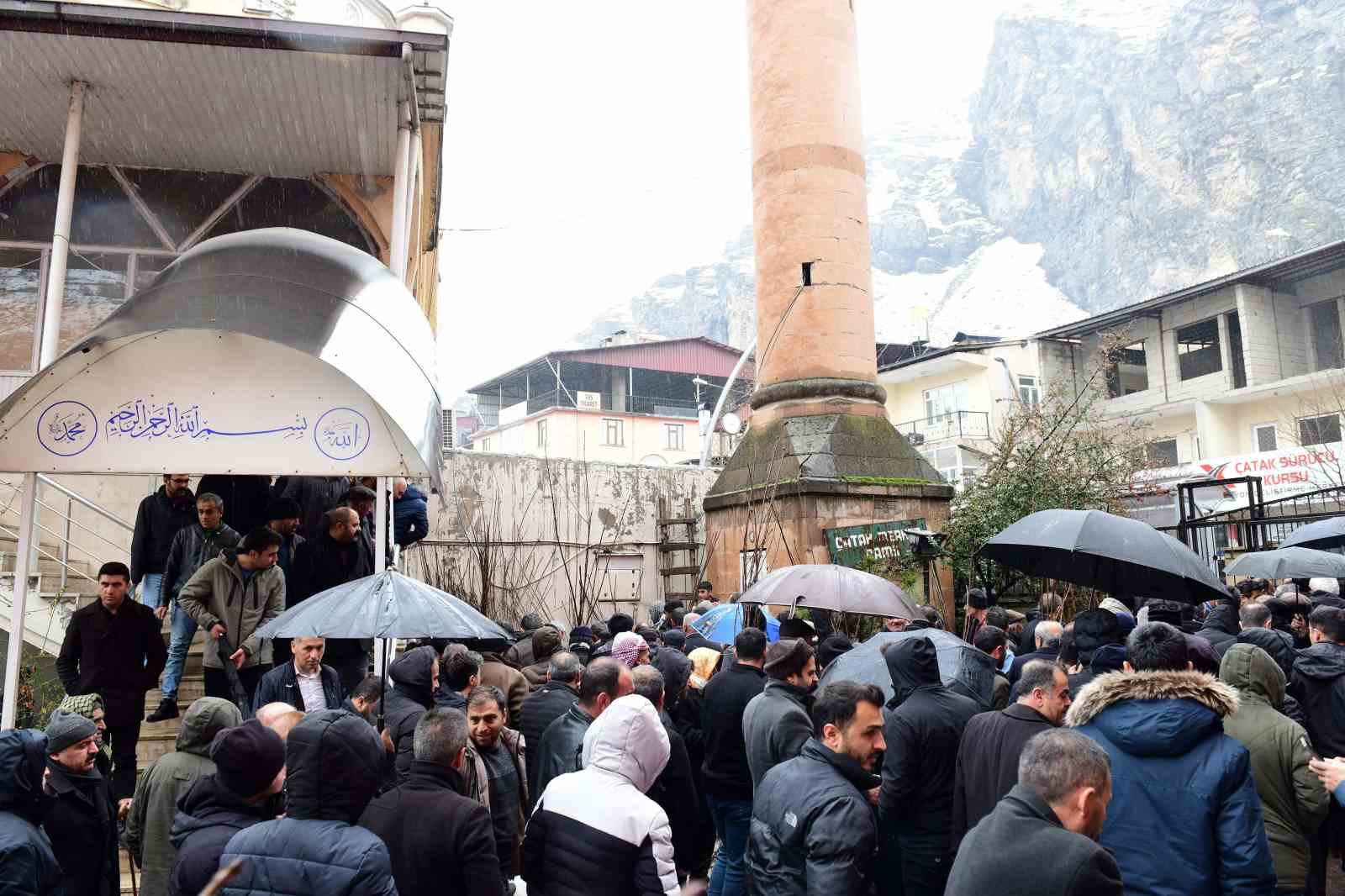 Çataklı çiftçilere ücretsiz kiraz ve vişne fidanı dağıtıldı