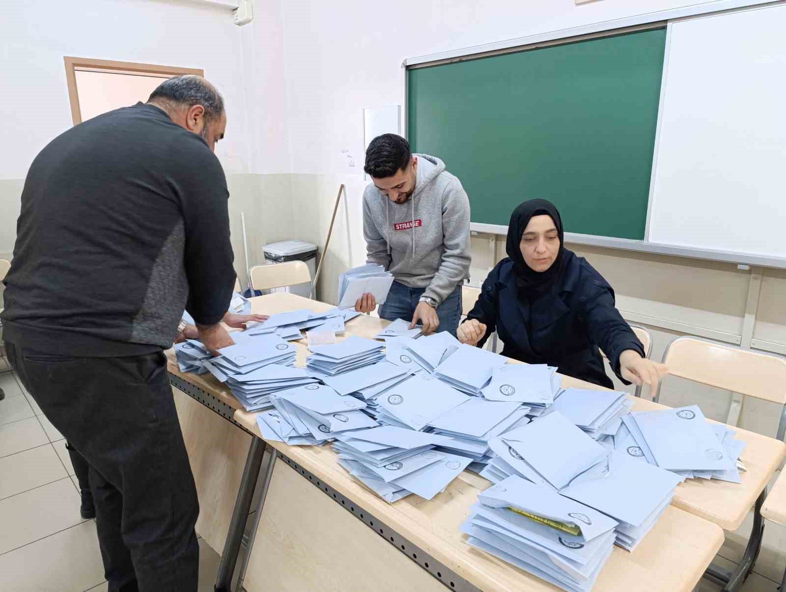 Van’da oy sayım işlemleri başladı