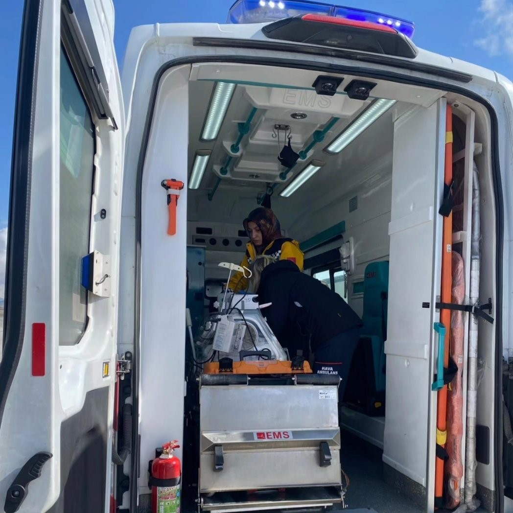 Kalp yetmezliği olan bebek ambulans uçakla Eskişehir’e sevk edildi