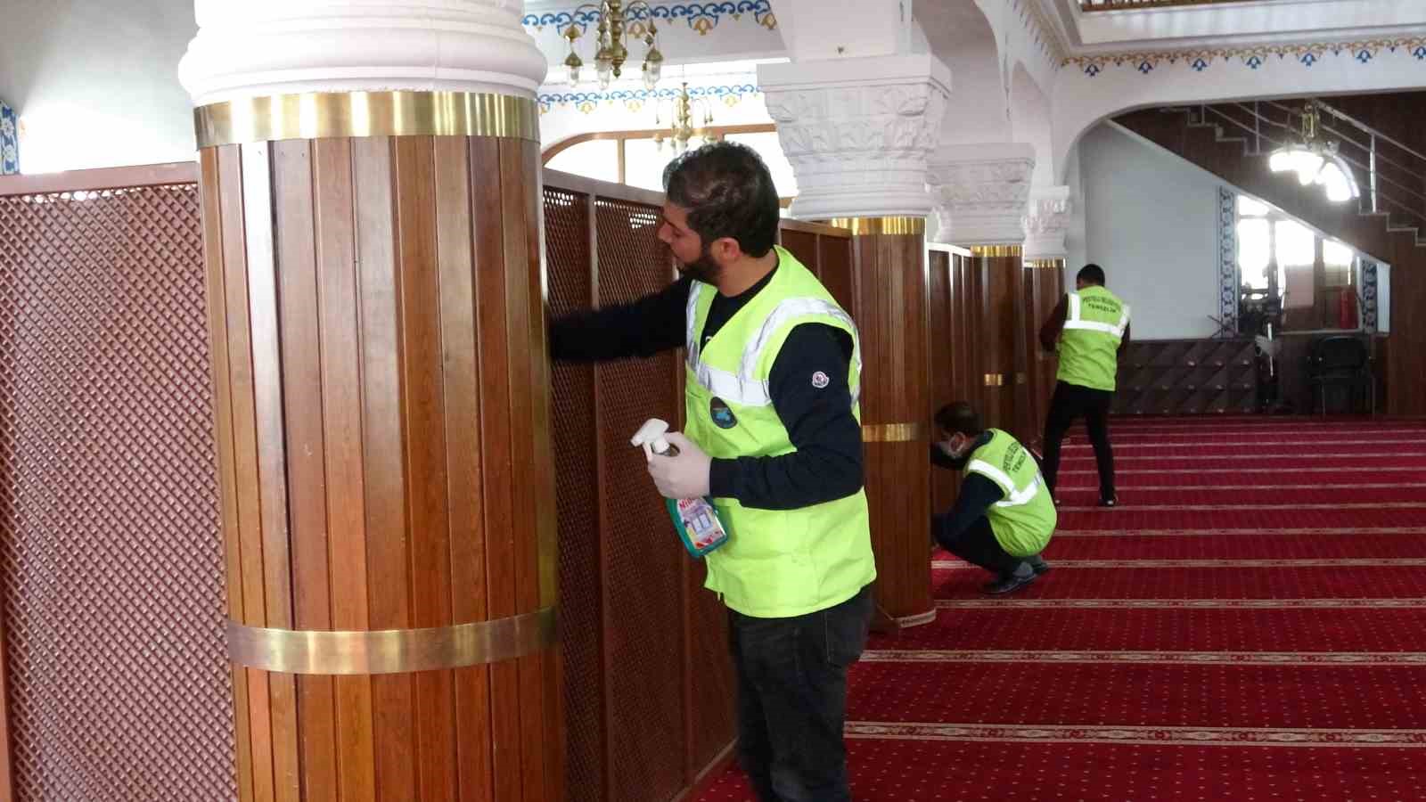 Van’da camiler Ramazan ayına hazırlanıyor