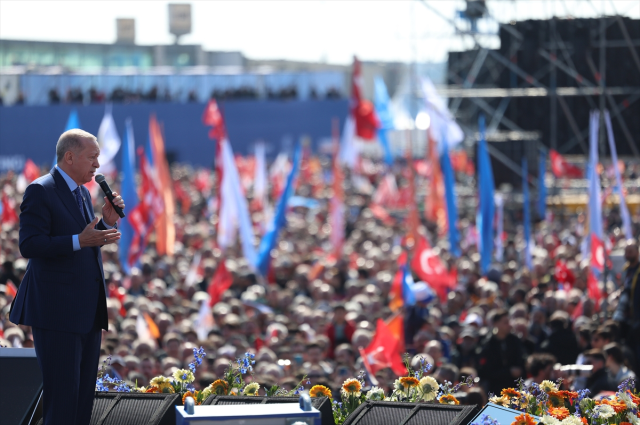 Cumhurbaşkanı Erdoğan: Ekrem denen arkadaşla İstanbul 30 yıl geriye gitti