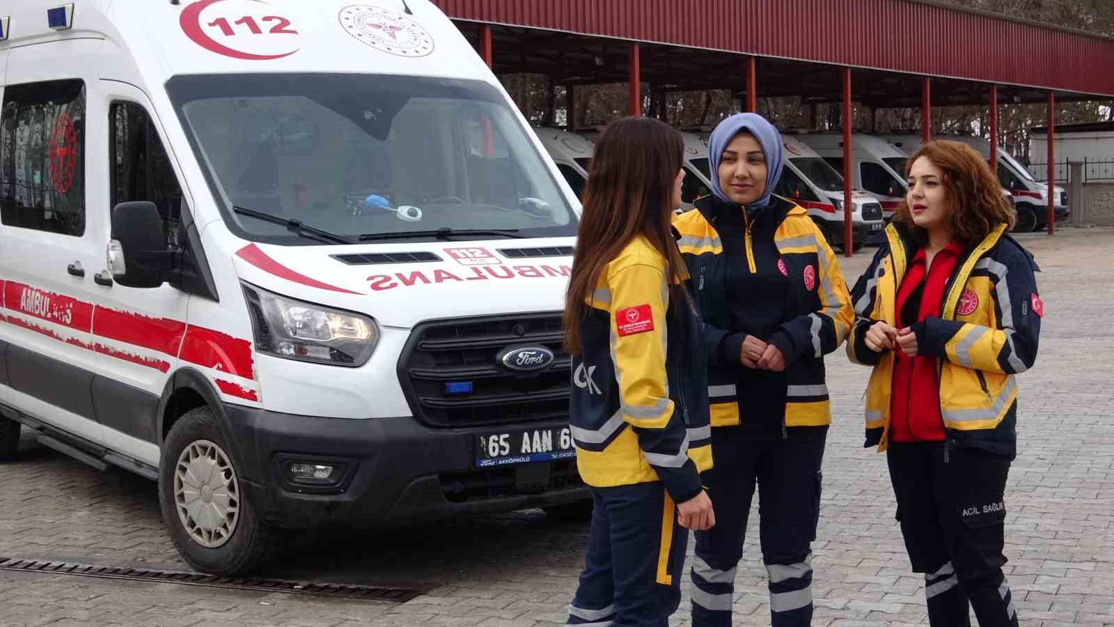 112’nin kadın kahramanları zorlu coğrafyada görev yapıyor
