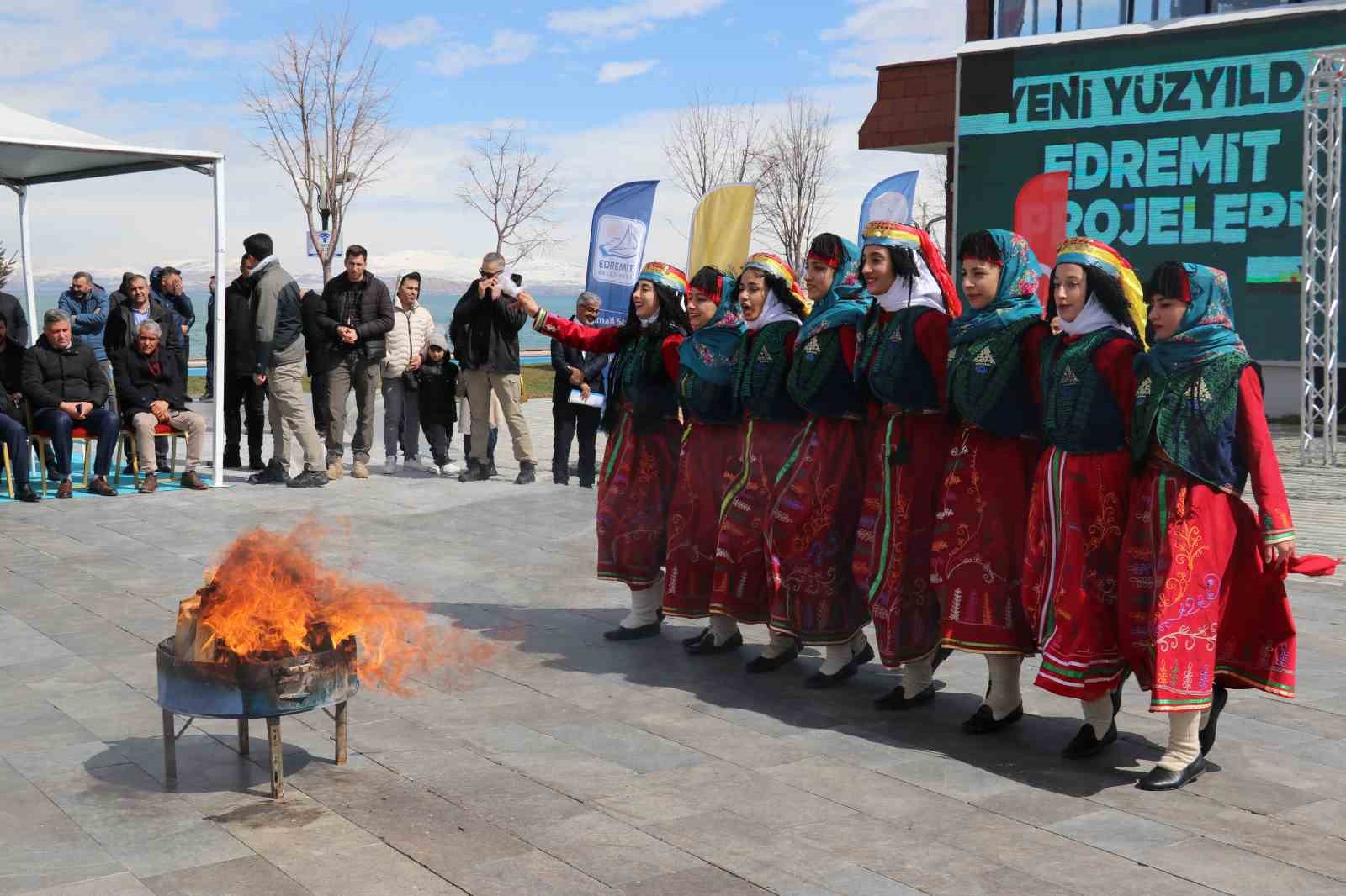 Van’da Nevruz kutlaması