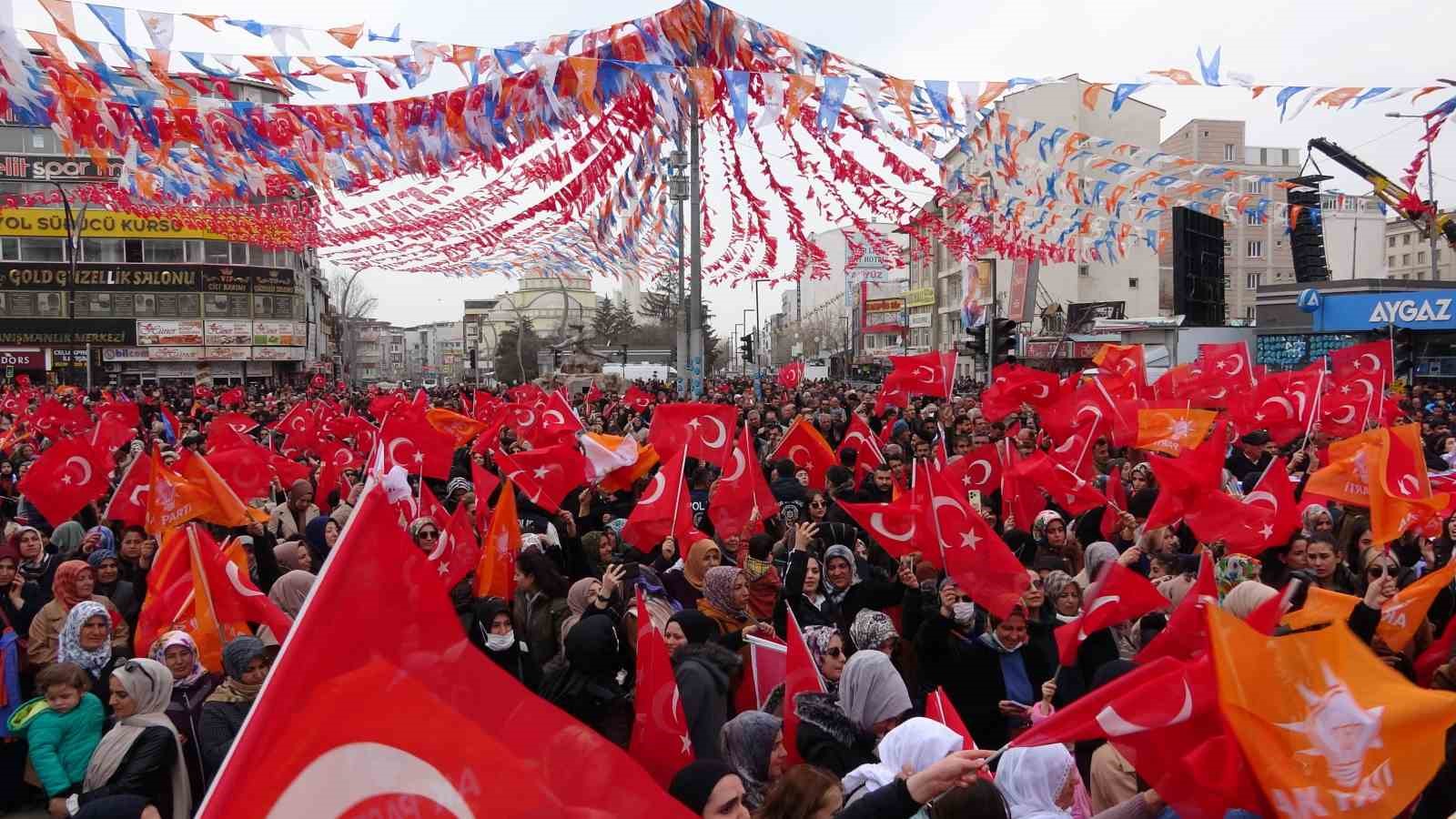 Vanlılar Cumhurbaşkanı’nı heyecanla bekliyor