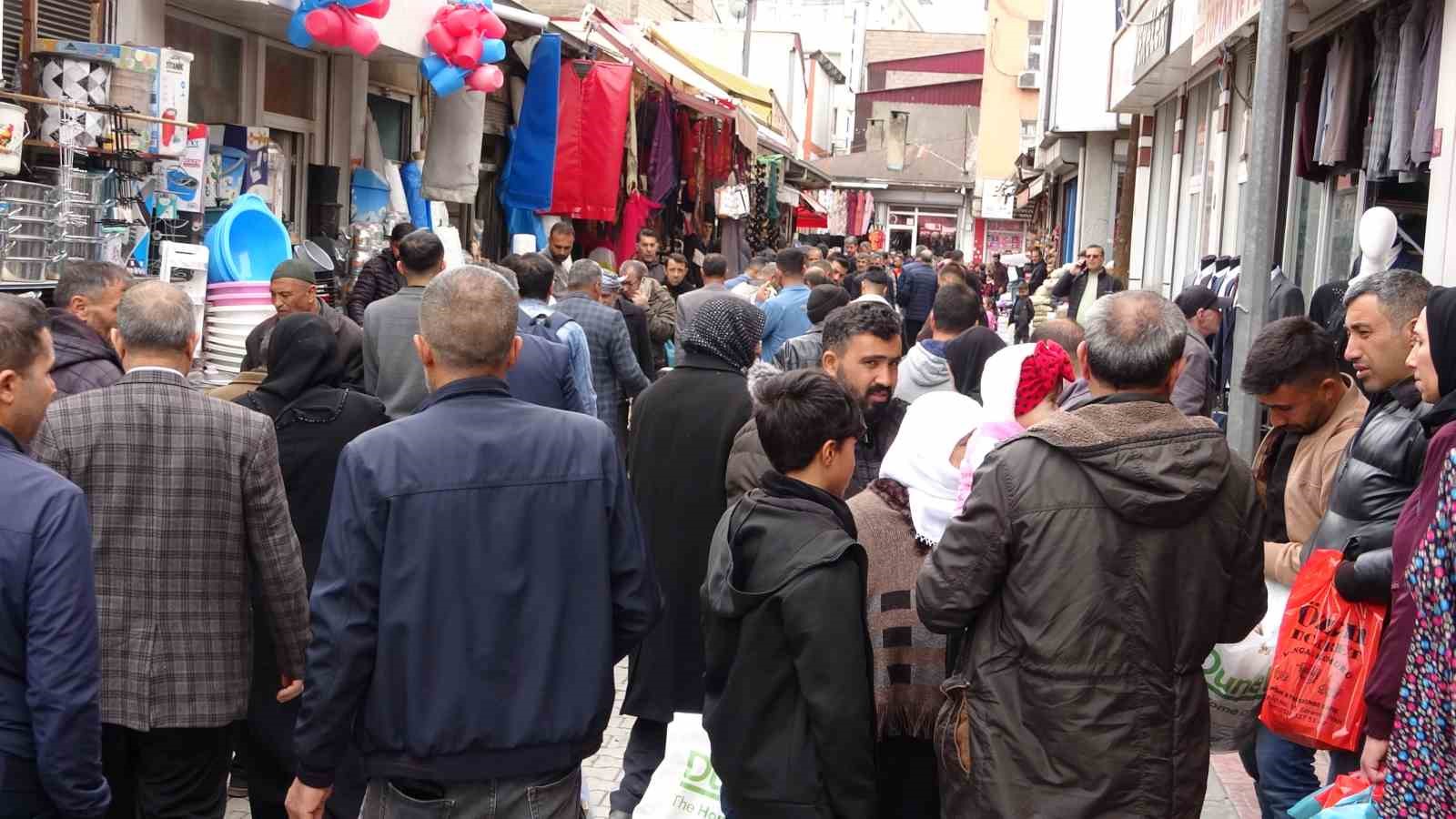 Van’da bayram alışverişinde son gün yoğunluğu