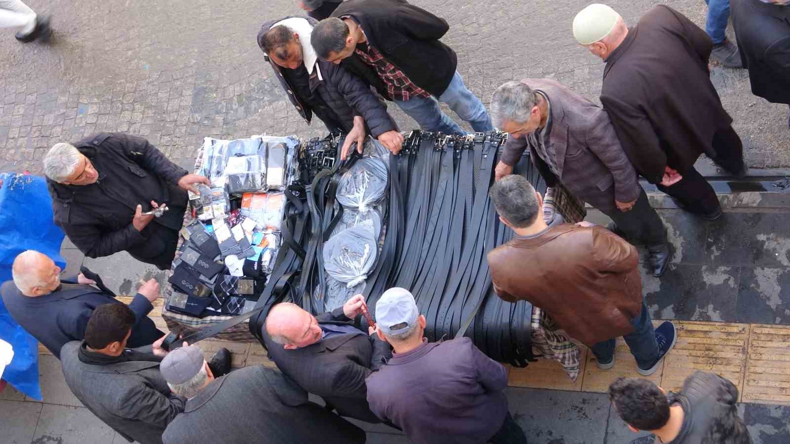 Normalleşen Van’da bayram alışverişi hareketliliği