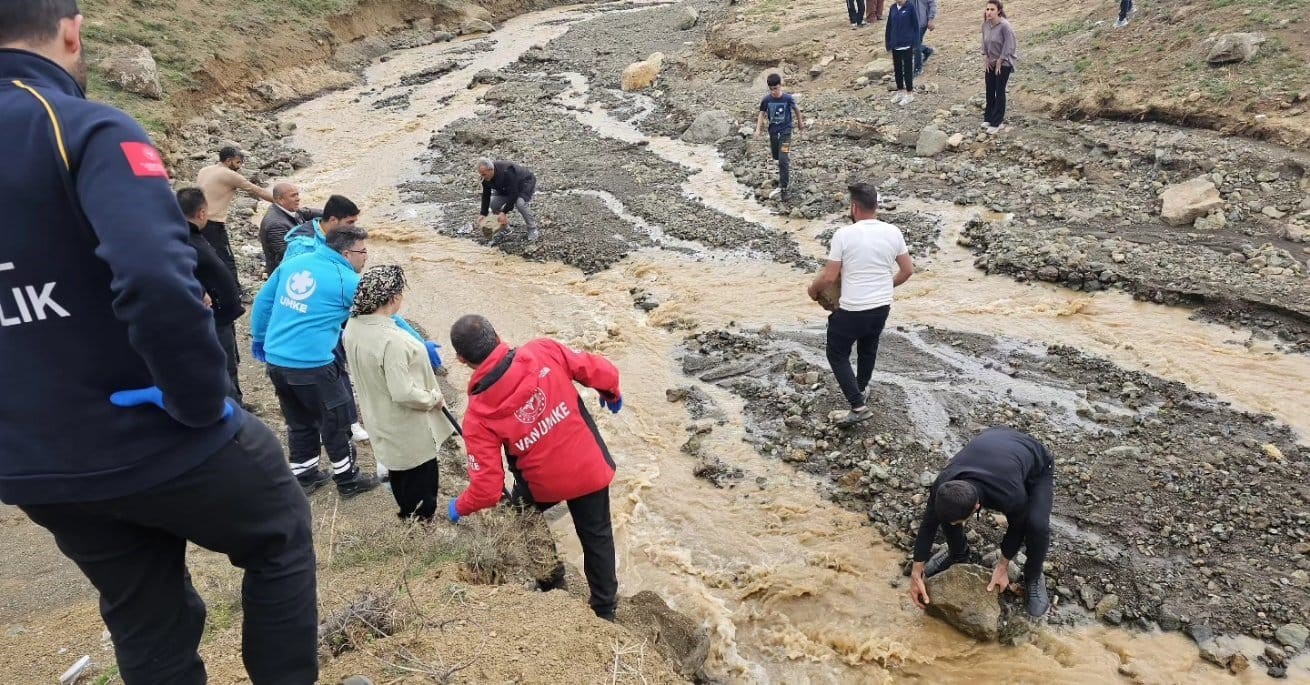 Dağda ot toplarken rahatsızlanan vatandaşın imdanına UMKE yetişti