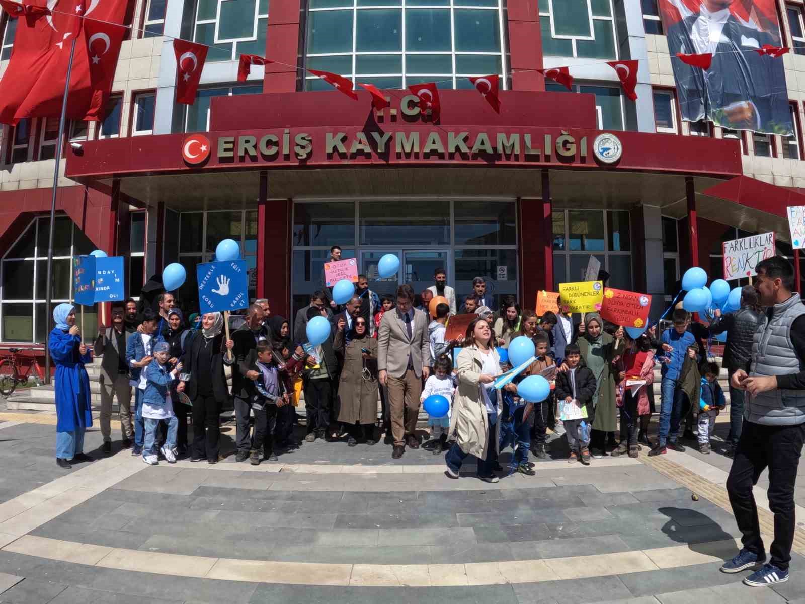 Erciş’te ’2 Nisan Otizm Farkındalık Günü’ etkinliği düzenlendi