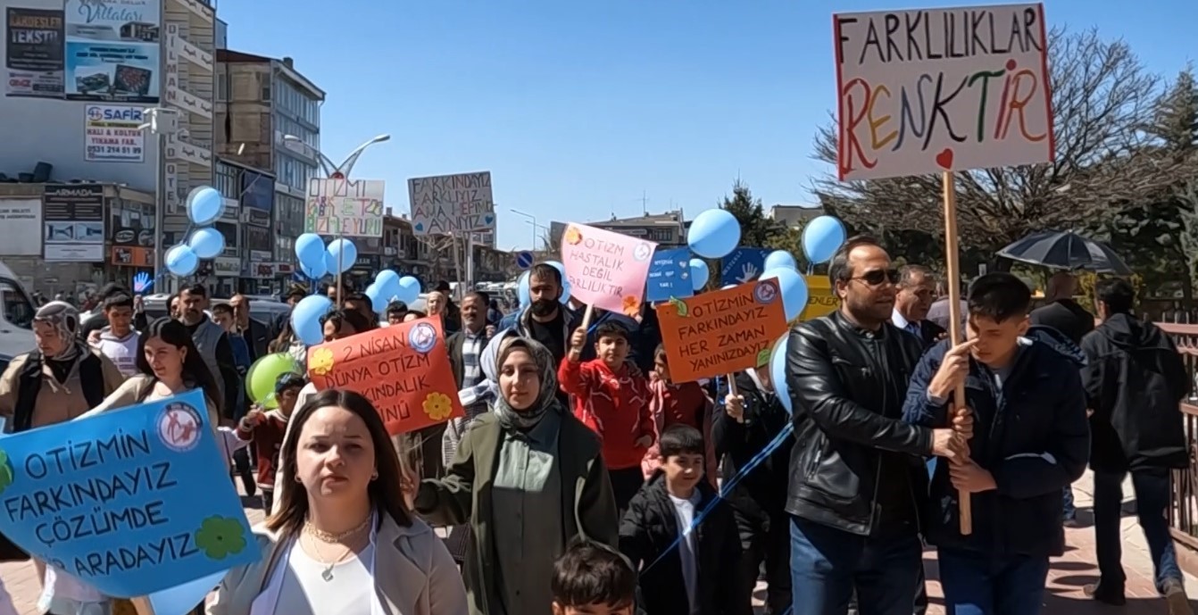 Erciş’te ’2 Nisan Otizm Farkındalık Günü’ etkinliği düzenlendi