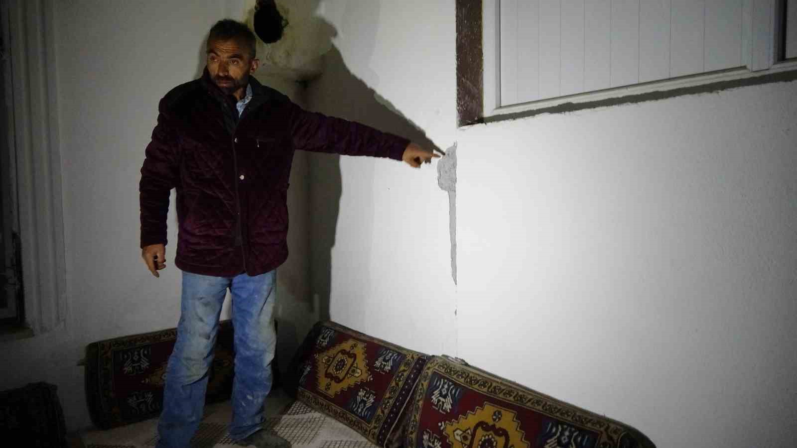 Depremden etkilenen Yozgat’ta 200’ün üzerinde ev ve ahırda hasar oluştu