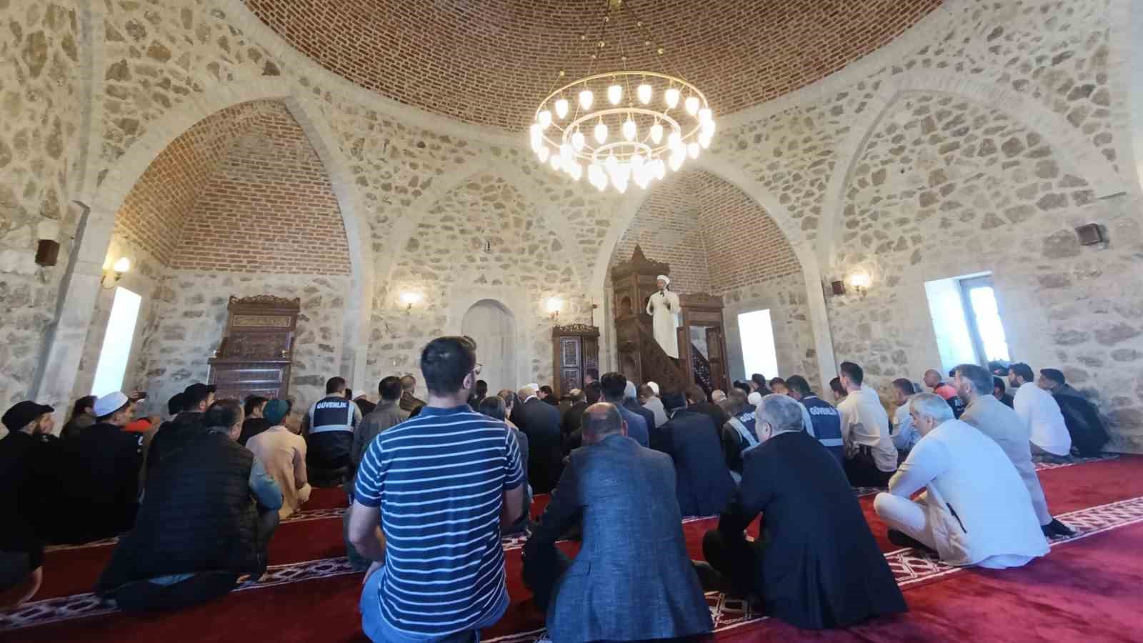 Osmanlı’nın Van’daki sembolü yeniden ibadete açıldı