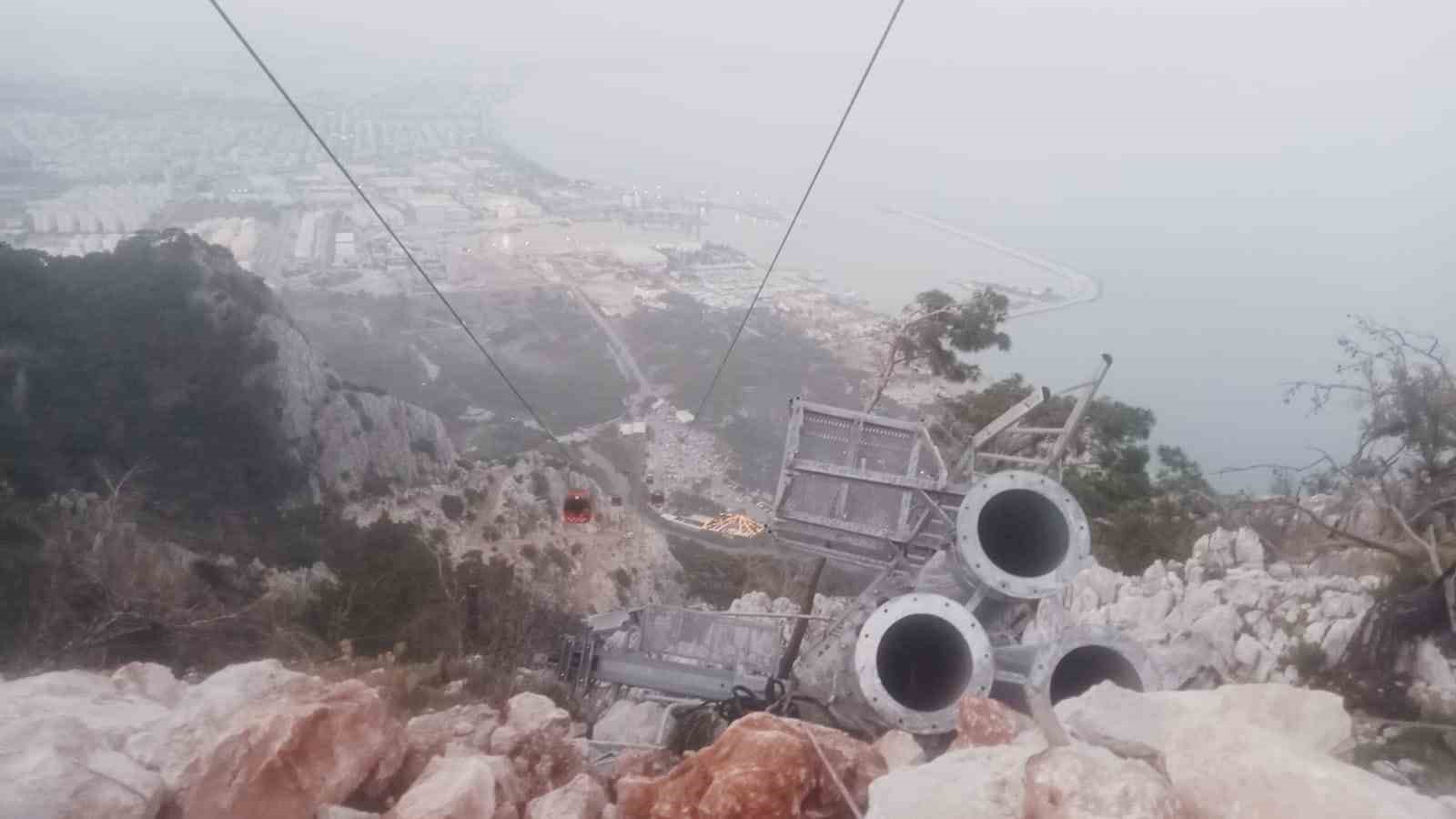 Antalya’da teleferik kabini düştü: 1 ölü, 2’si çocuk 7 yaralı