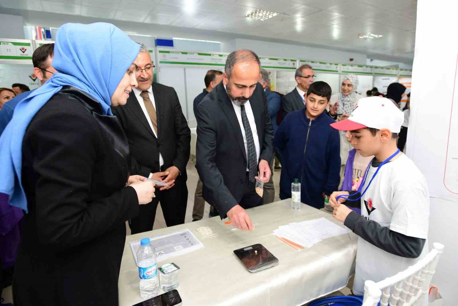 Van YYÜ’de TÜBİTAK sergisi