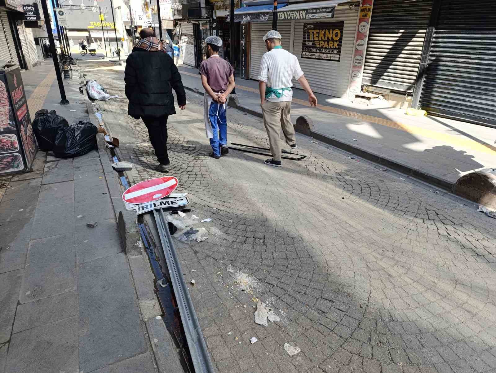 Van’da yaşanan olaylar sonrası sokakların son hali görüntülendi