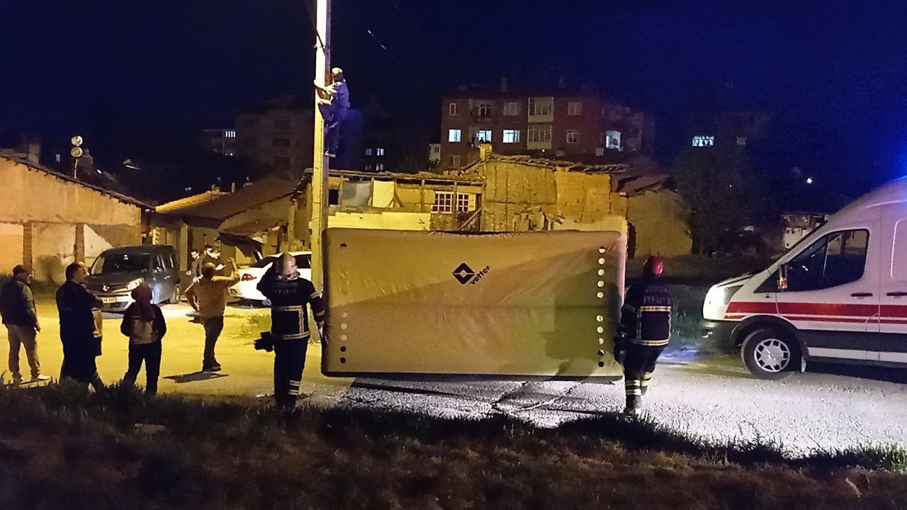 Polis memuru, intihar etmek isteyen adamı böyle yakaladı