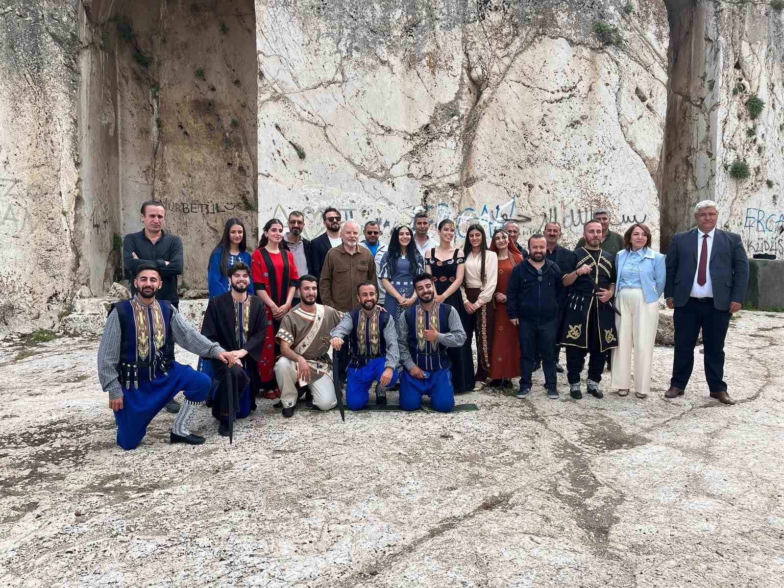 Urartuların kalesinde Urartu konulu oyun sahnelendi