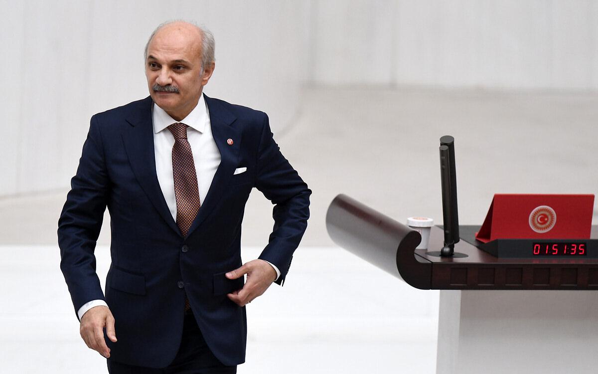 Saadet Partisi'nin son toplantısında yeni genel başkan belli oldu, sürpriz isim öne çıktı