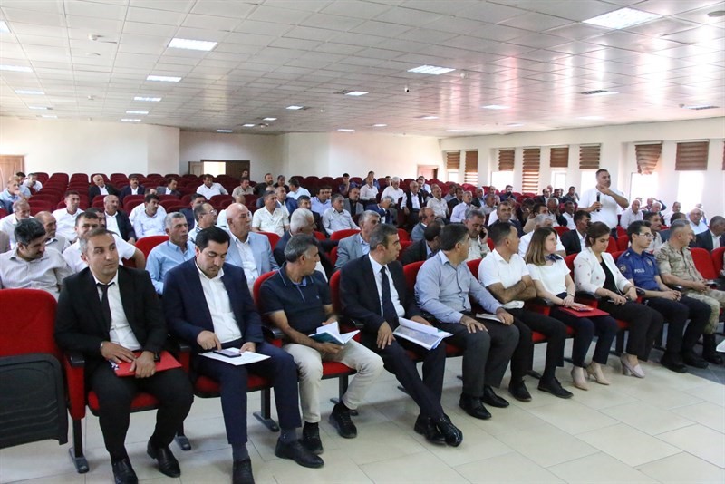 Kaymakam Karaloğlu muhtarların sorun ve taleplerini dinledi