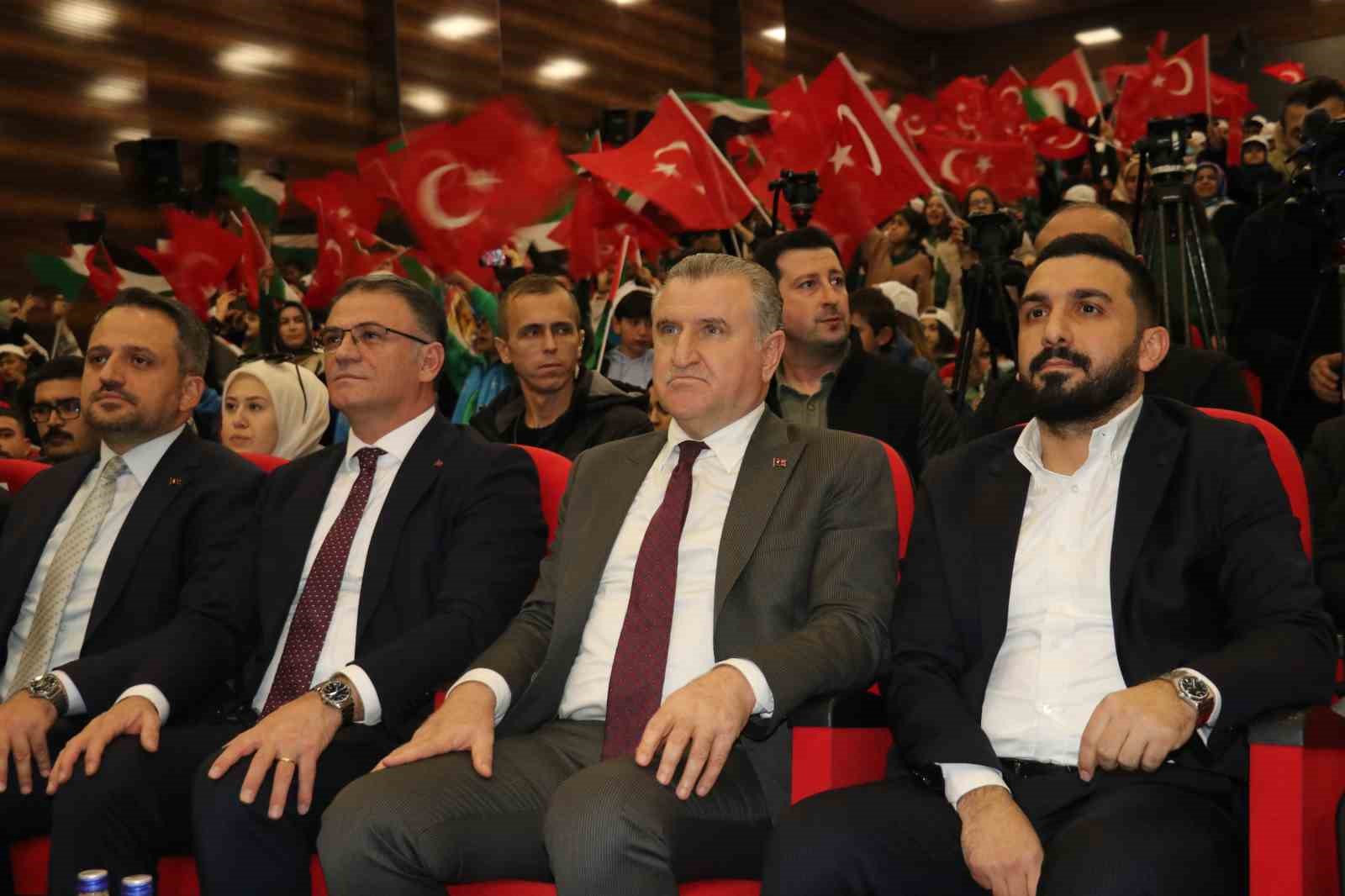 Bakan Bak: “Hiç kimse bu ülkeye diz çöktüremeyecek”