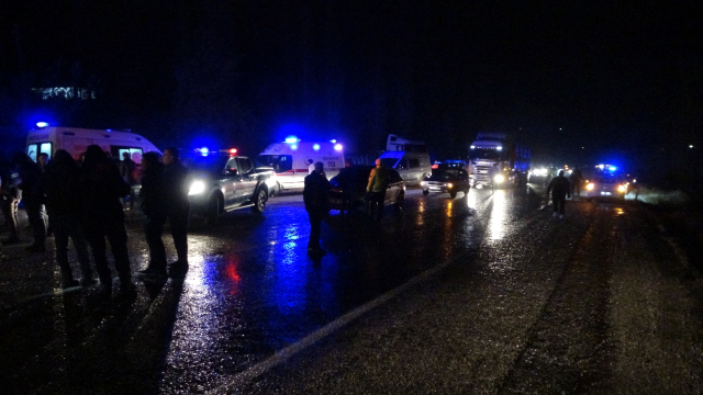 Malatya'da saman yüklü tır devrildi: 1 polis şehit, 1 polis yaralı