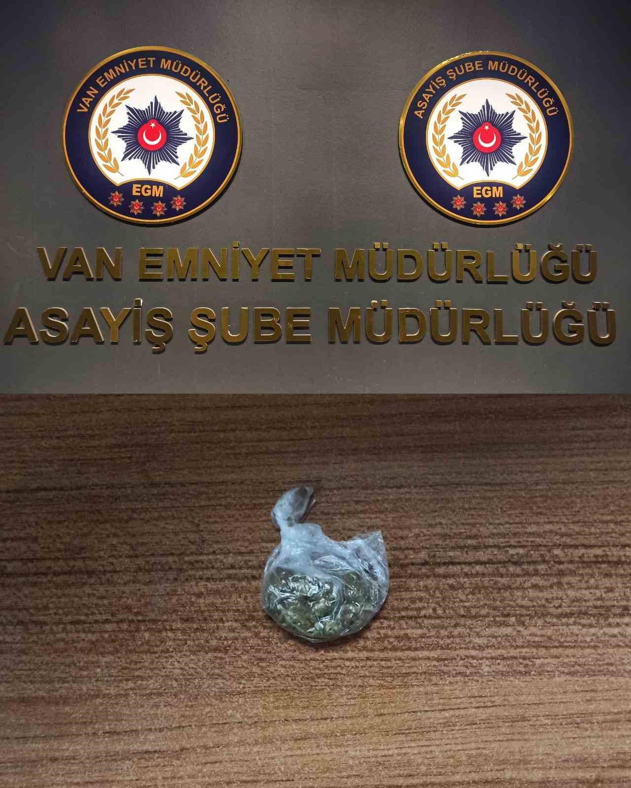 Van’da ‘torbacı’ operasyonu