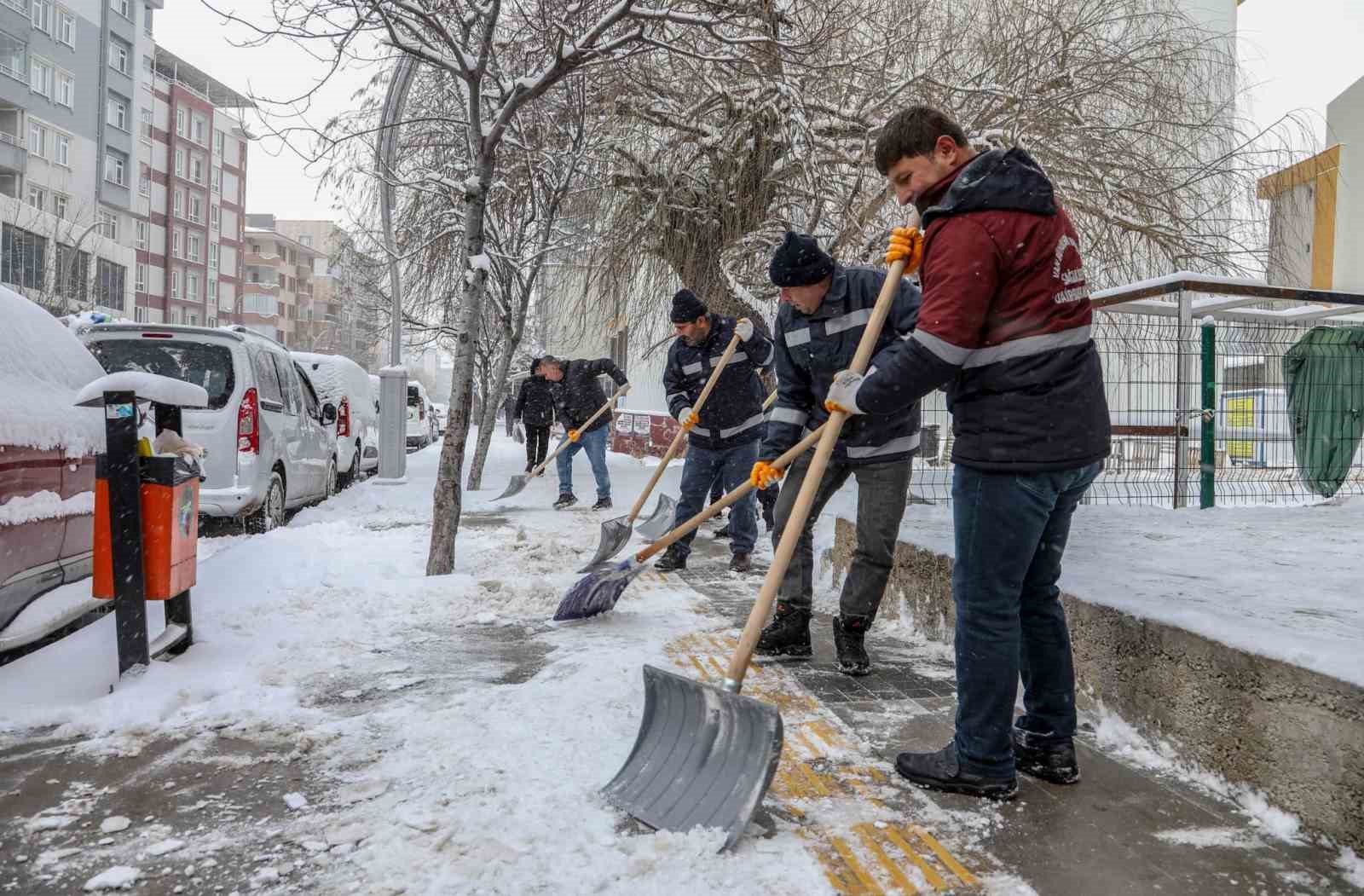 Van’da karla mücadele seferberliği