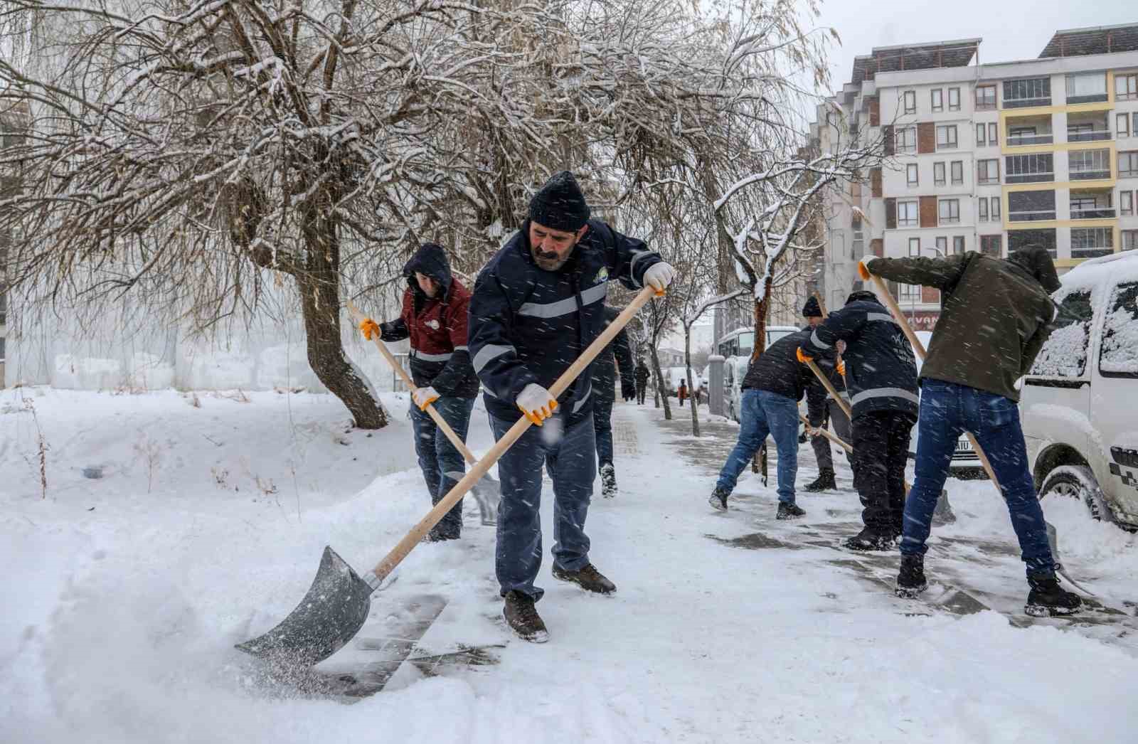 Van’da karla mücadele seferberliği