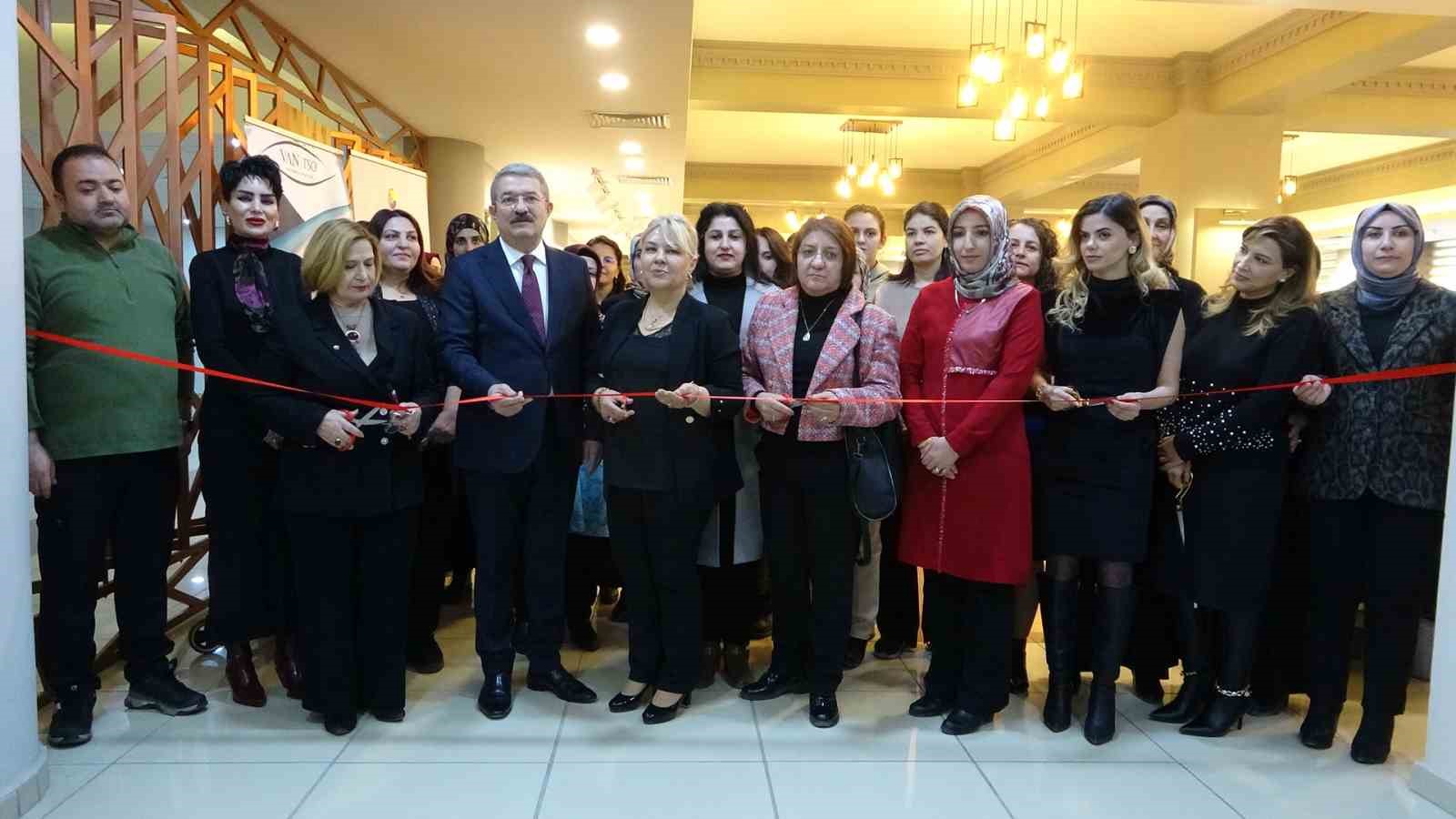 Vanlı kadınların ‘Hediyelik ürünler tanıtım ve pazarlama’ sergisi
