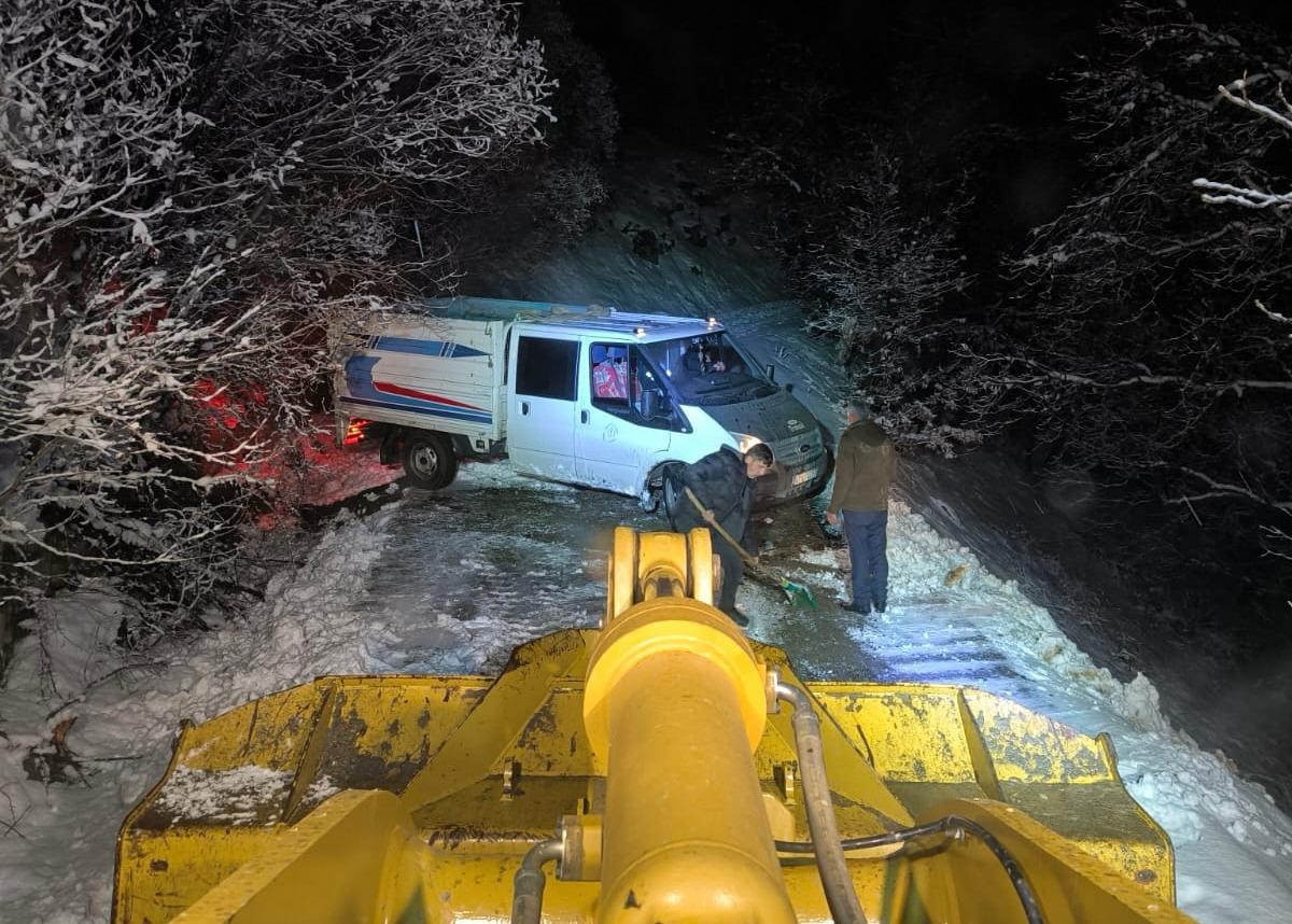 Van’da kar yağışı: 264 yerleşim yerinin yolu kapandı