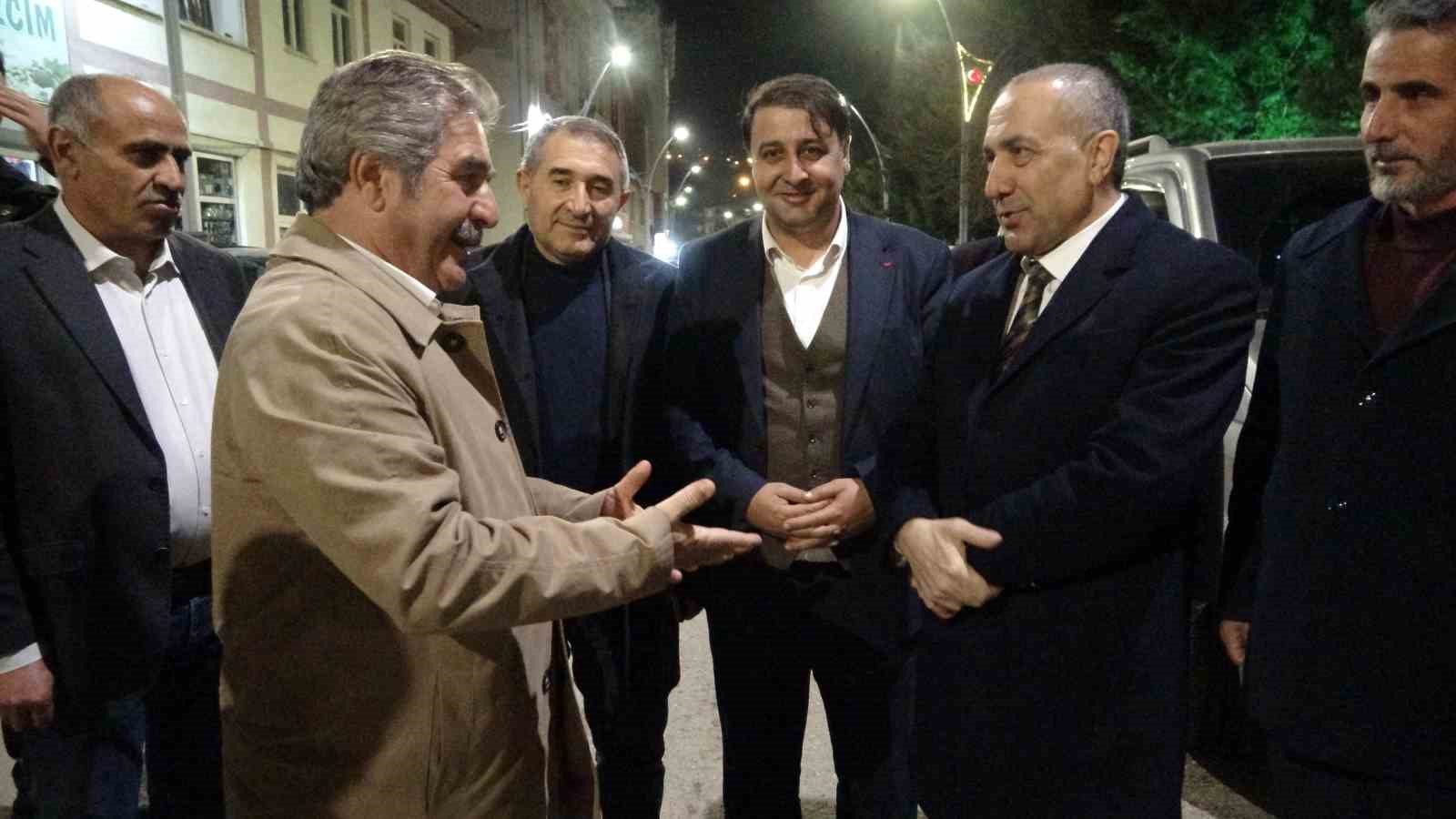 Çığ nedeniyle kapatılan Van-Bahçesaray yolu ulaşıma açıldı