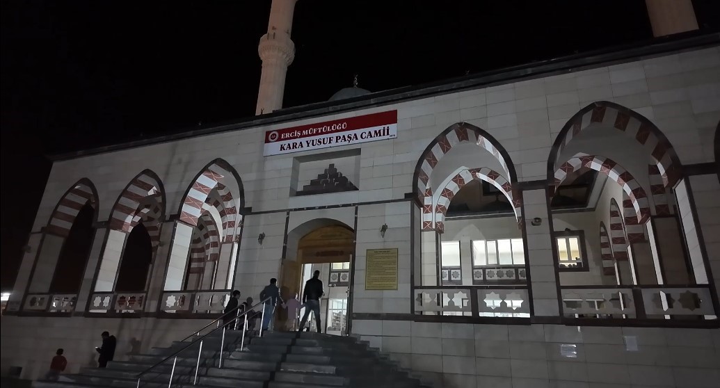 Erciş’te Kadir Gecesi dualarla idrak edildi