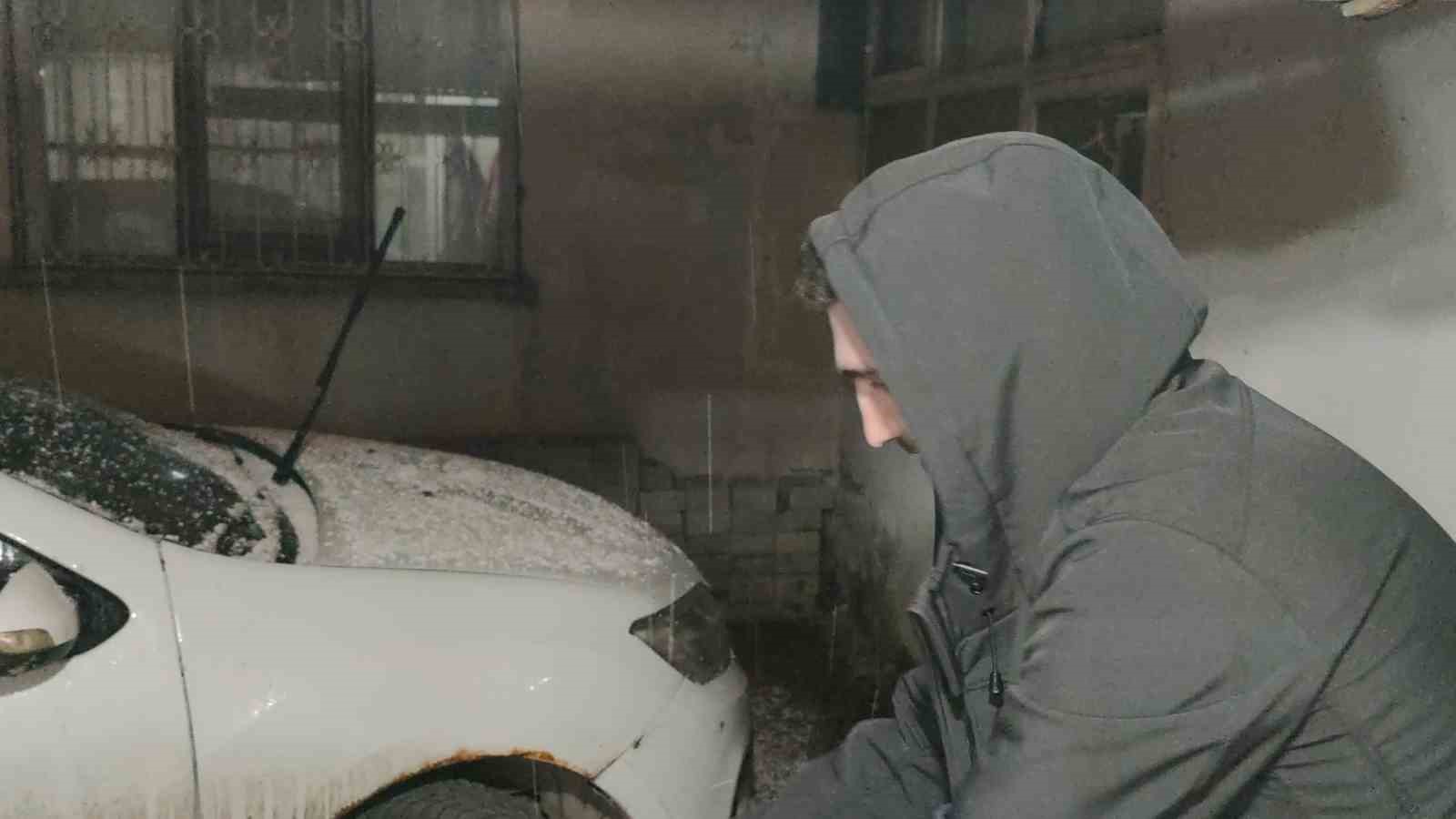 Van’da dolu yağışı etkili oldu