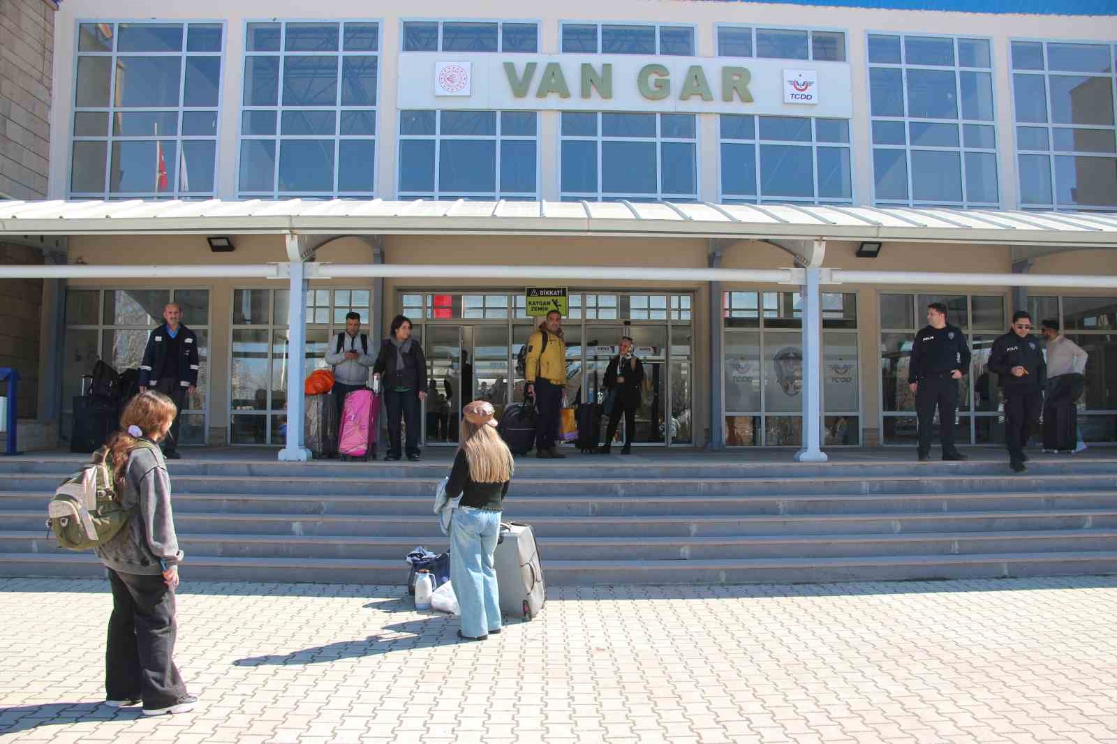 İranlı turistler nevruz için Tahran-Van trenini tercih etti