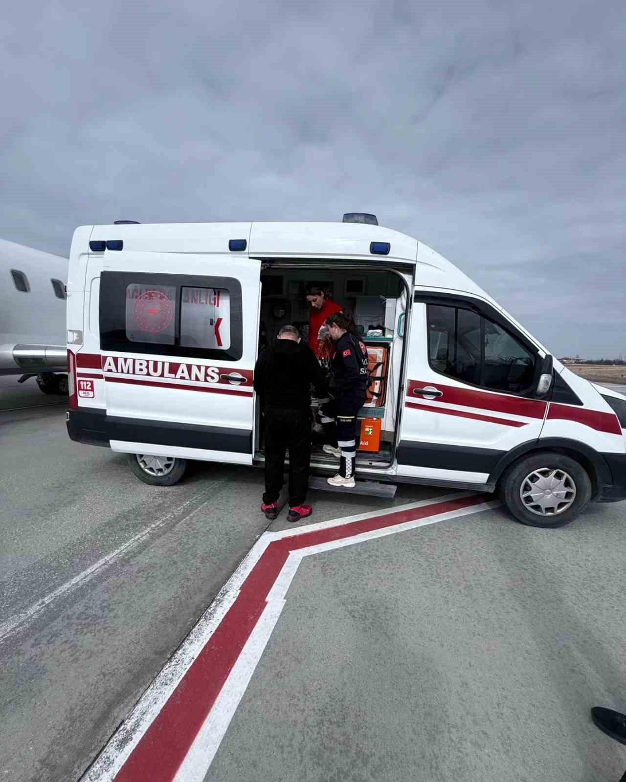 Kalp hastası bebek ambulans uçakla İstanbul’a sevk edildi